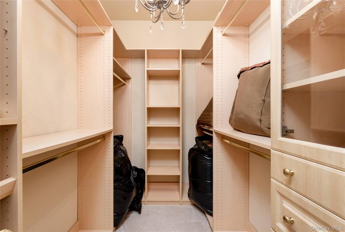 #24 photo, 19 Hamlet Woods Drive, Smithtown , NY 11780