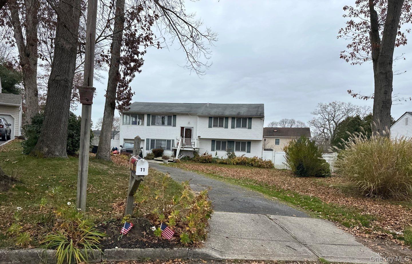 #1 photo, 11 Bell Court, Ronkonkoma , NY 11779