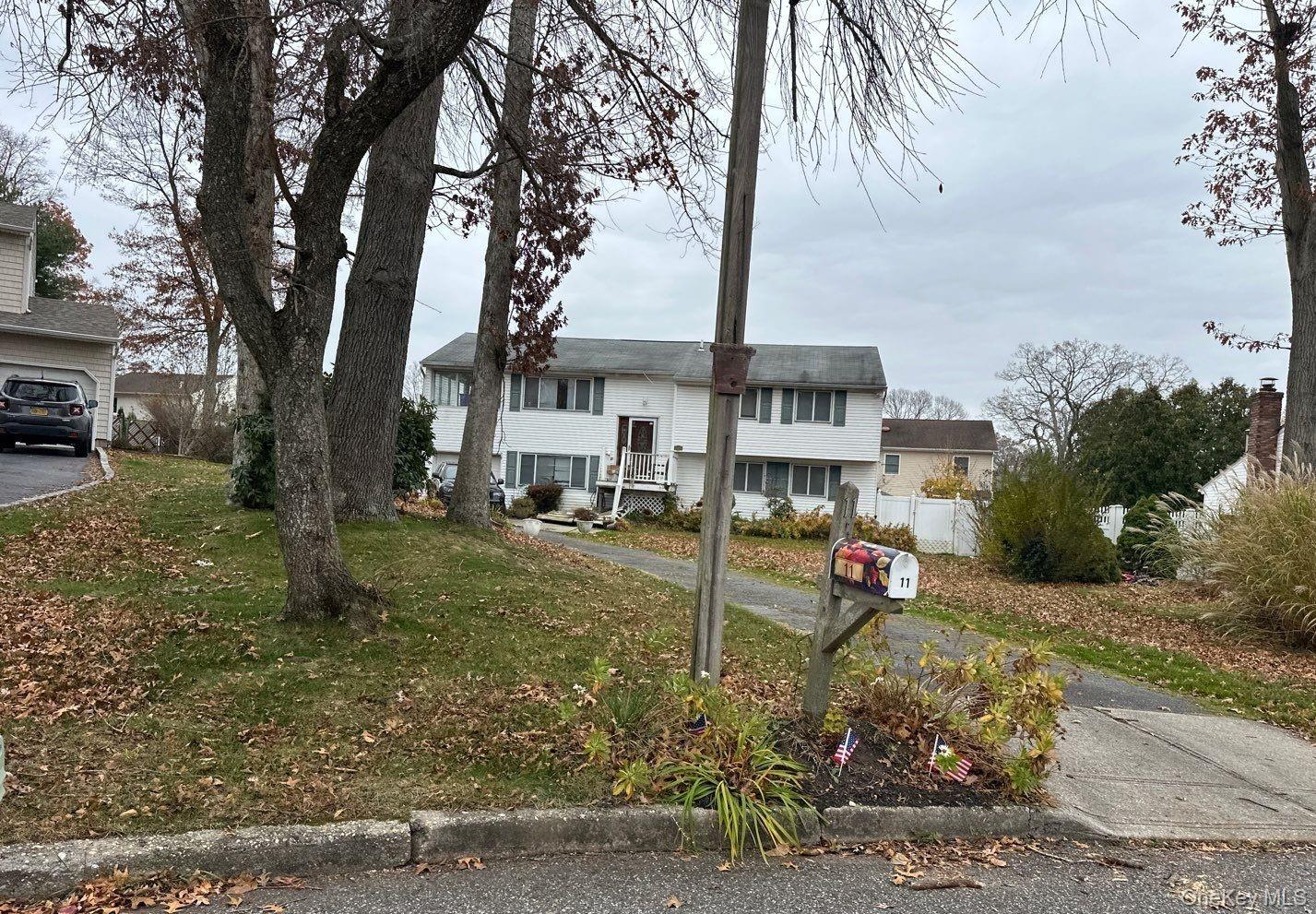 #2 photo, 11 Bell Court, Ronkonkoma , NY 11779