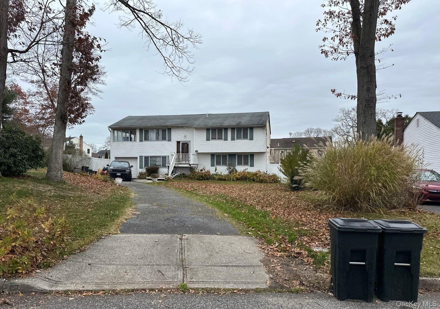 #3 photo, 11 Bell Court, Ronkonkoma , NY 11779