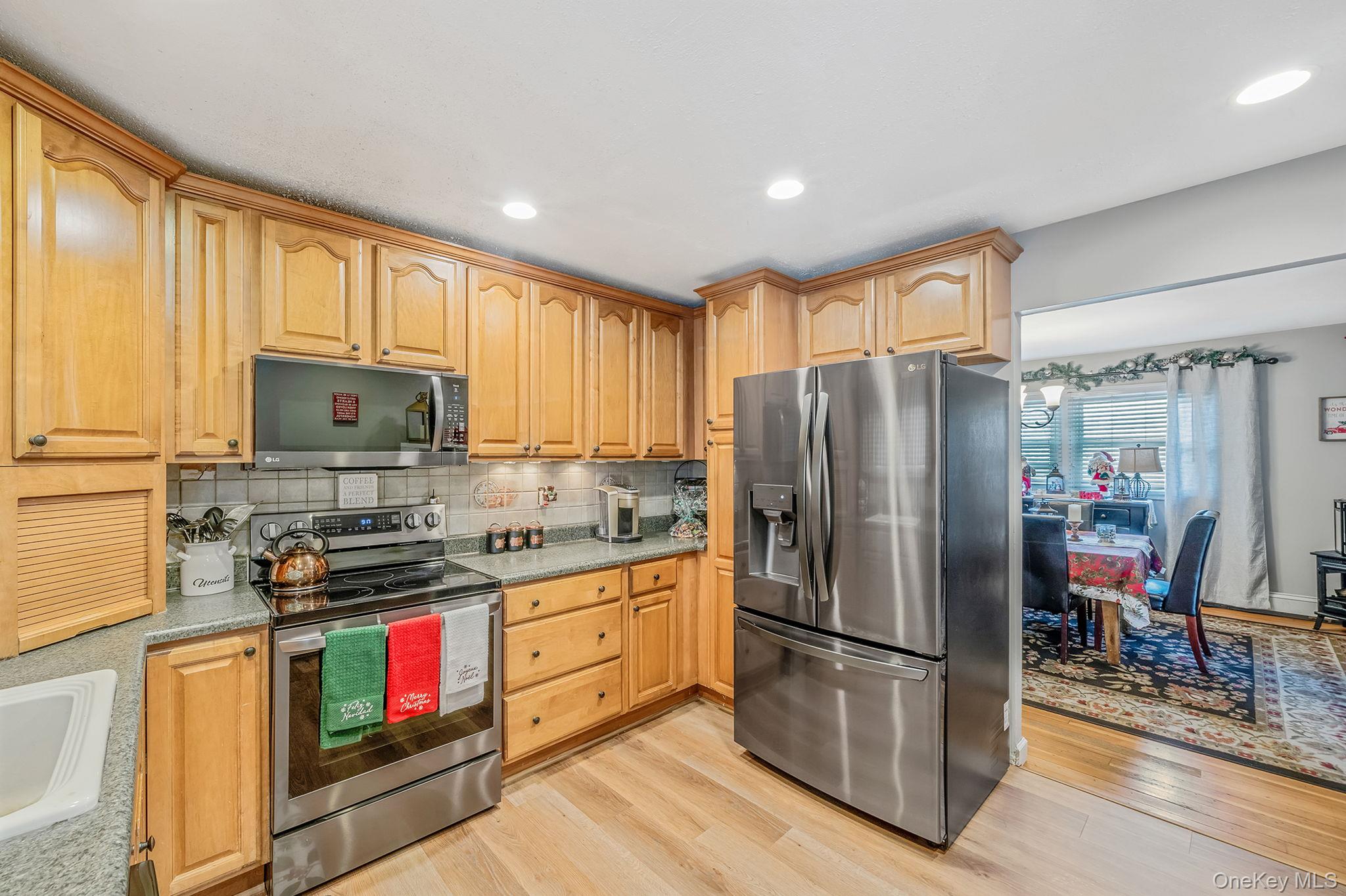 #12 photo, 32 Rockledge Drive, Shirley , NY 11967