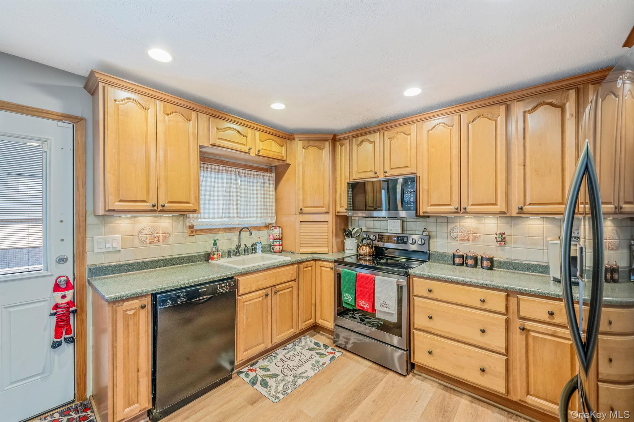 #9 photo, 32 Rockledge Drive, Shirley , NY 11967