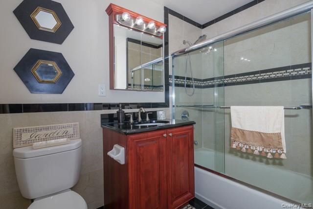 #11 photo, 203 Adams Way, Sayville , NY 11782