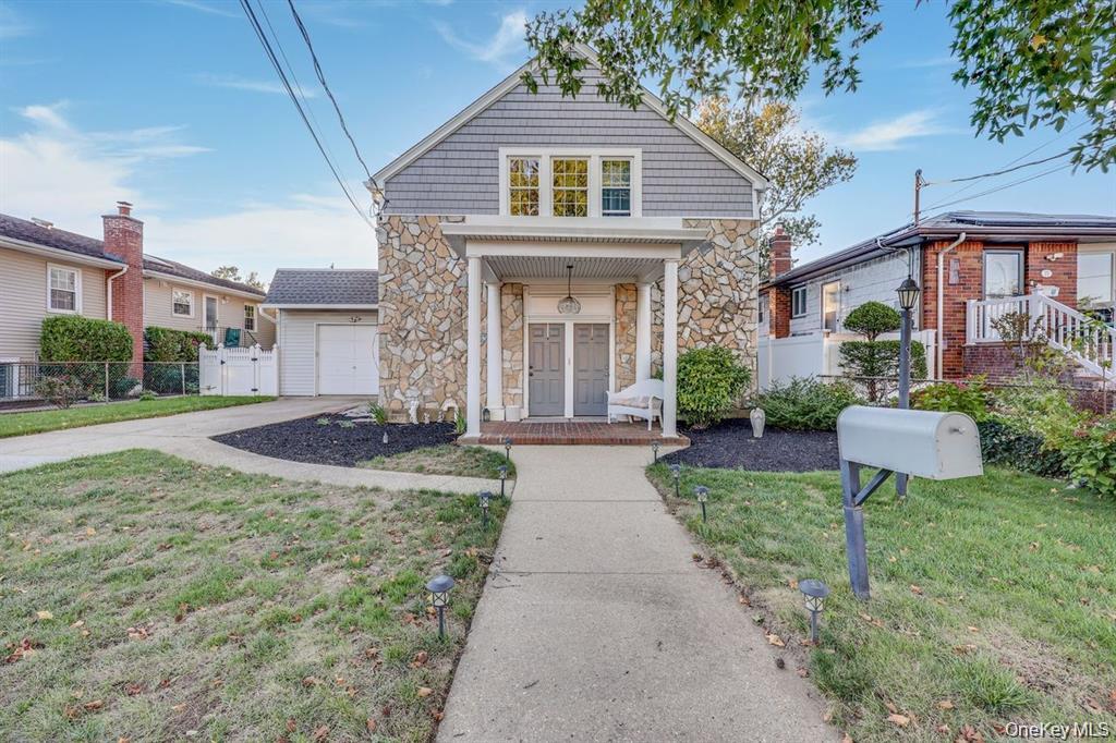 #1 photo, 17 Oxford Street, Malverne , NY 11565