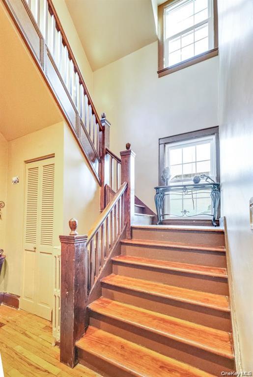 #13 photo, 17 Oxford Street, Malverne , NY 11565