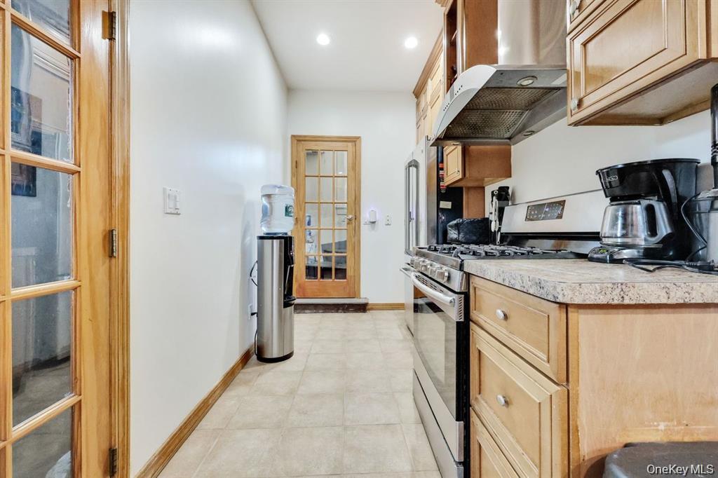 #8 photo, 17 Oxford Street, Malverne , NY 11565