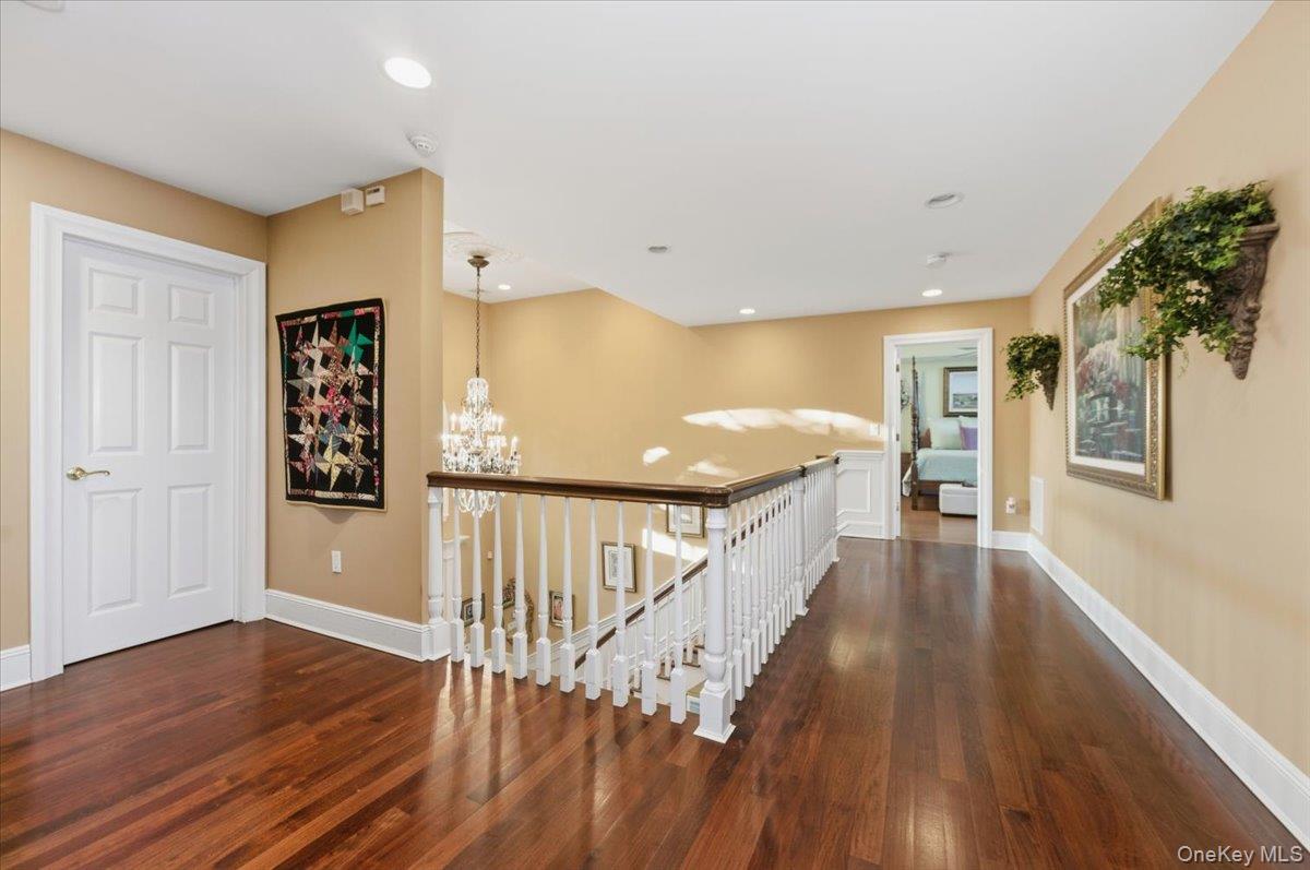 #16 photo, 165 Peninsula Drive, Babylon , NY 11702