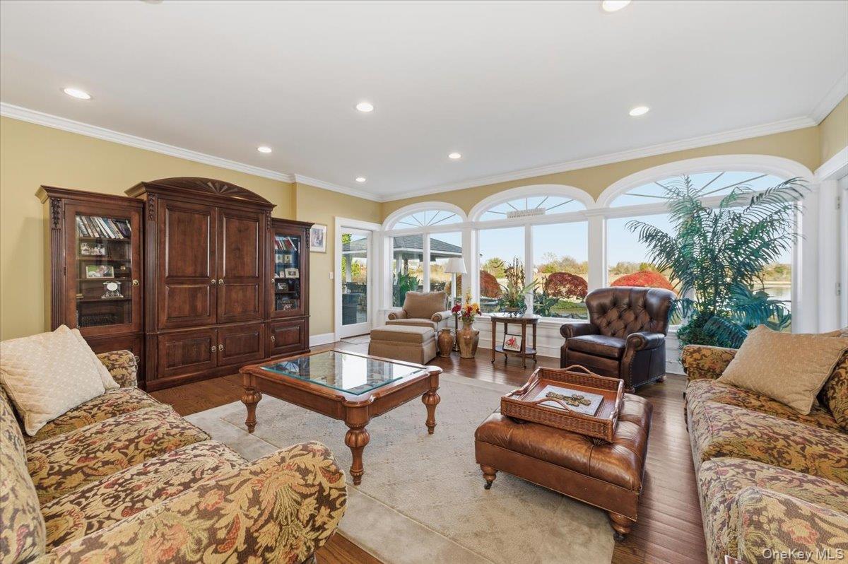 #7 photo, 165 Peninsula Drive, Babylon , NY 11702