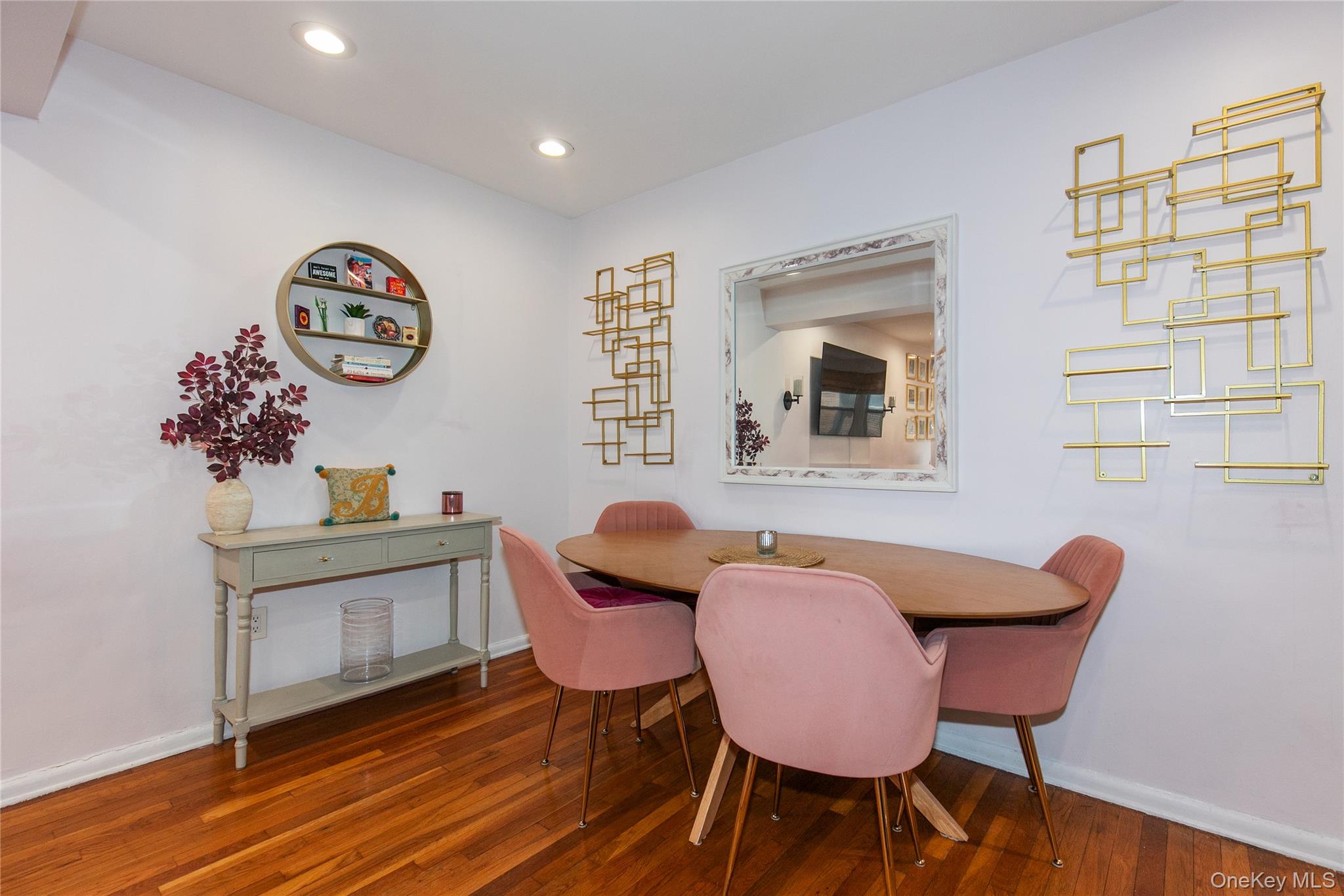 #11 photo, 45 HILLPARK Avenue, Great Neck , NY 11021