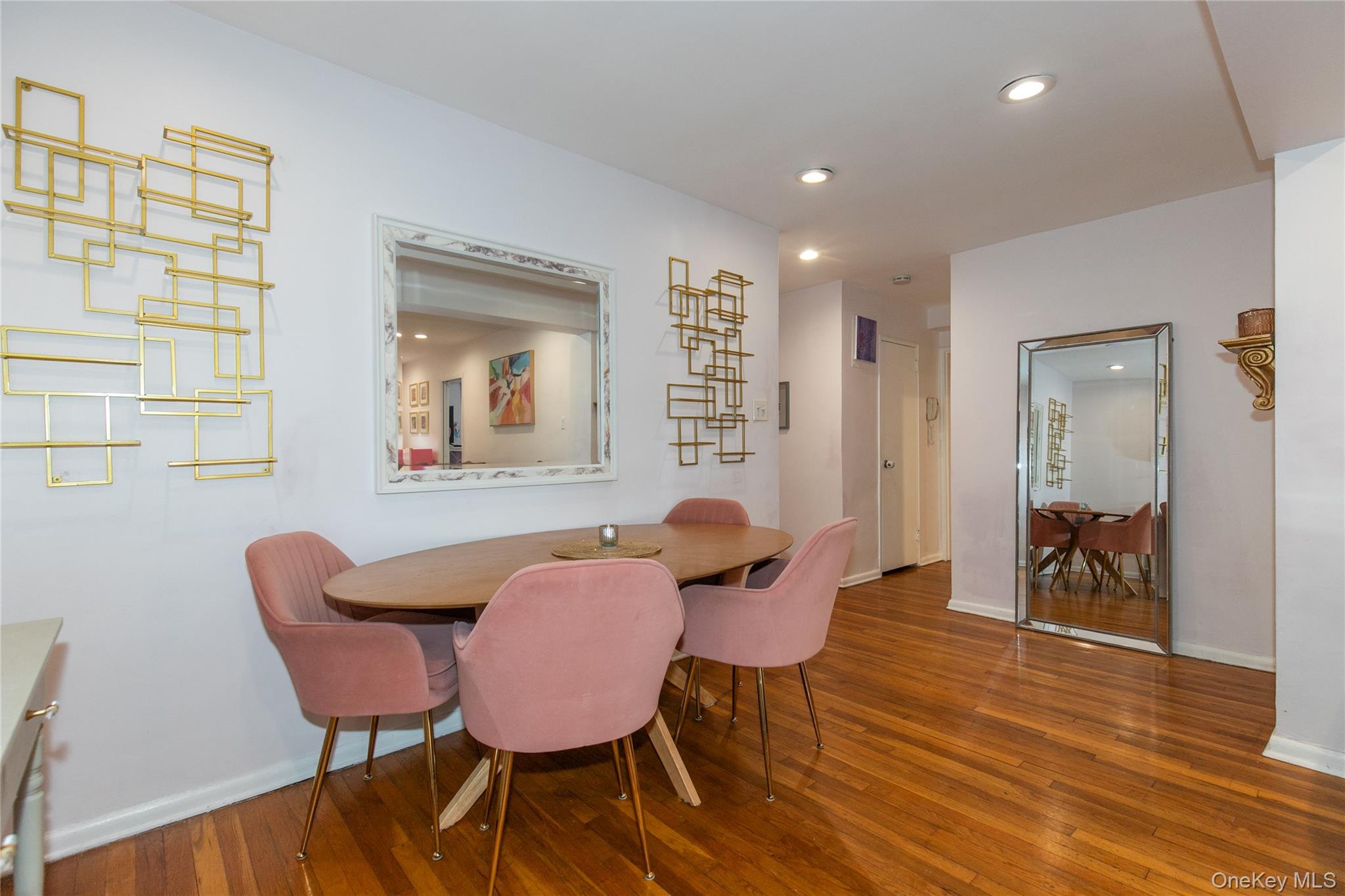 #12 photo, 45 HILLPARK Avenue, Great Neck , NY 11021