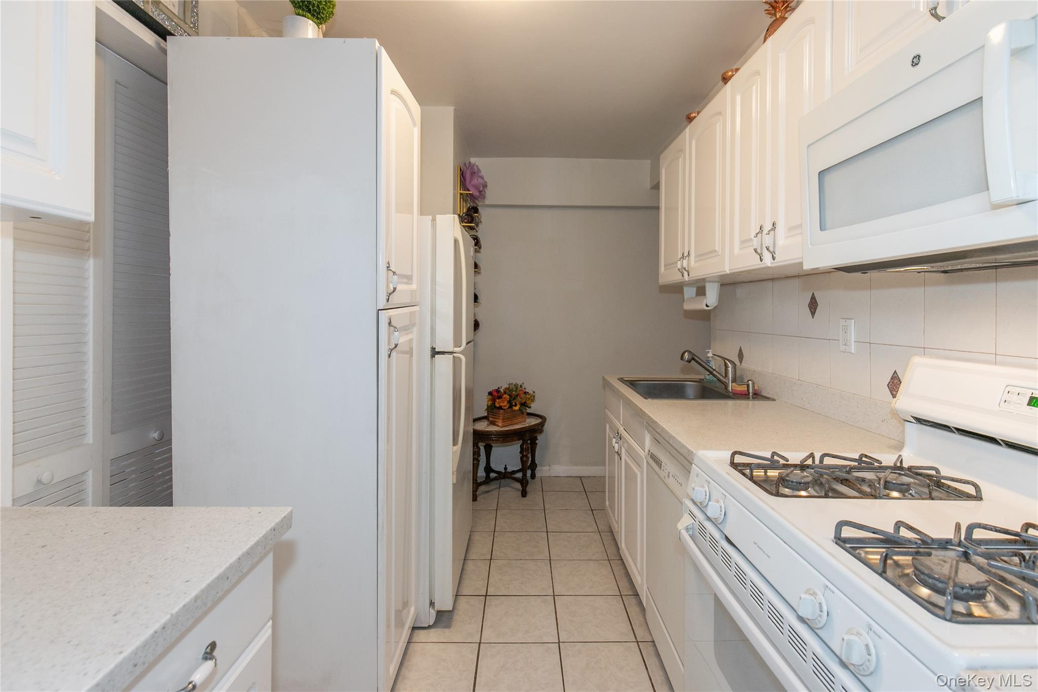 #13 photo, 45 HILLPARK Avenue, Great Neck , NY 11021