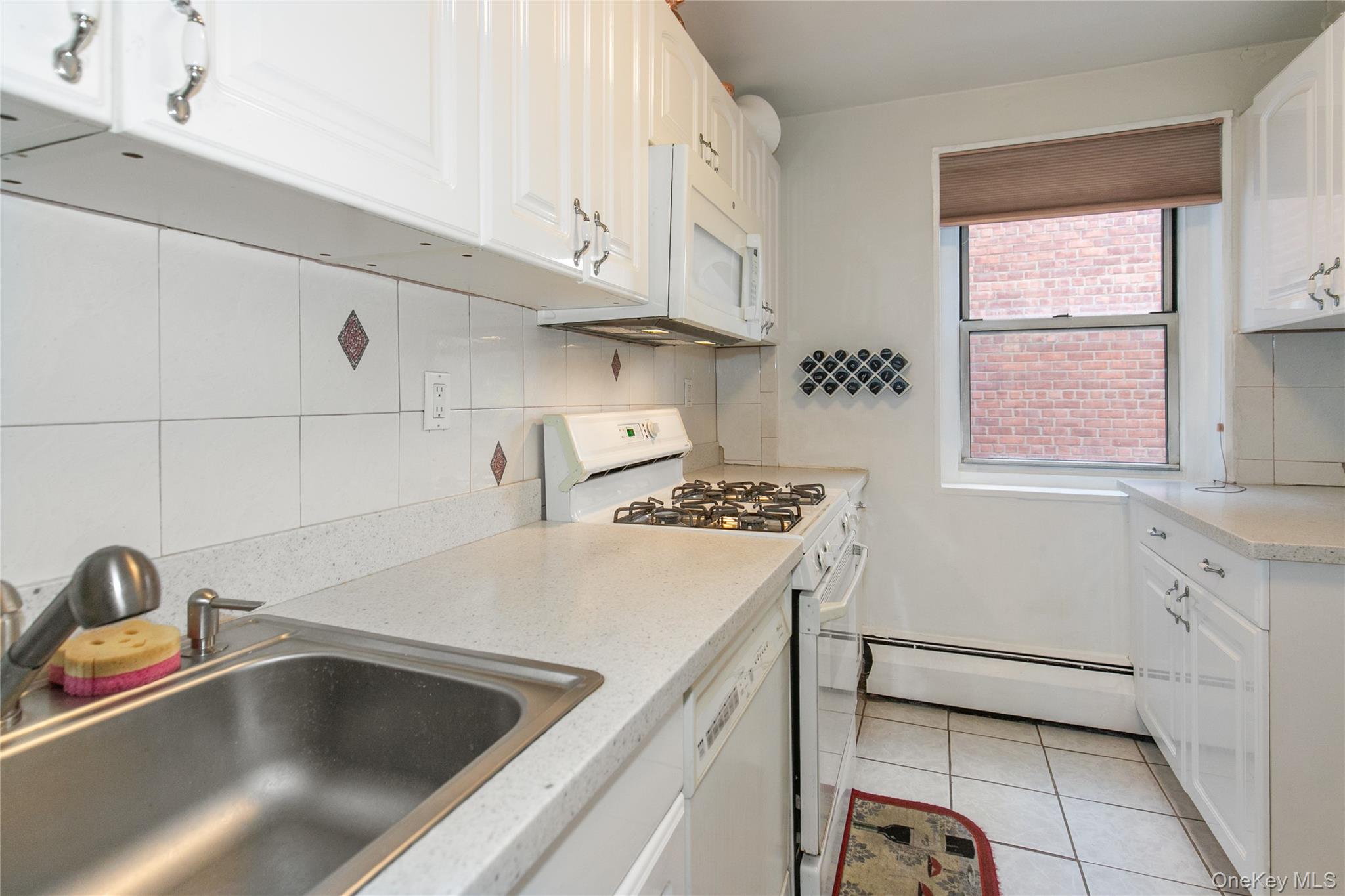 #14 photo, 45 HILLPARK Avenue, Great Neck , NY 11021