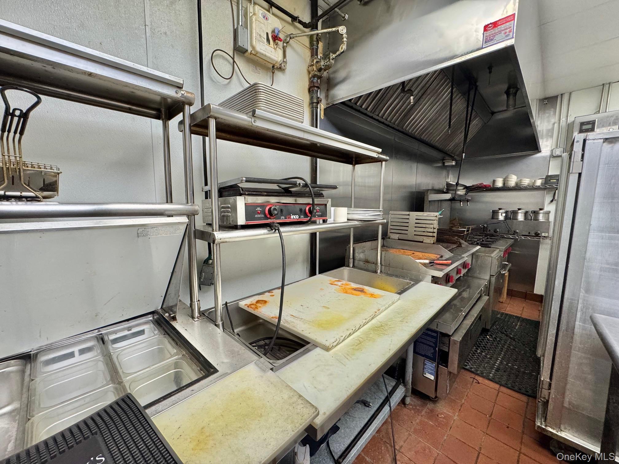 #11 photo, 3925 Merrick Road, Seaford , NY 11783