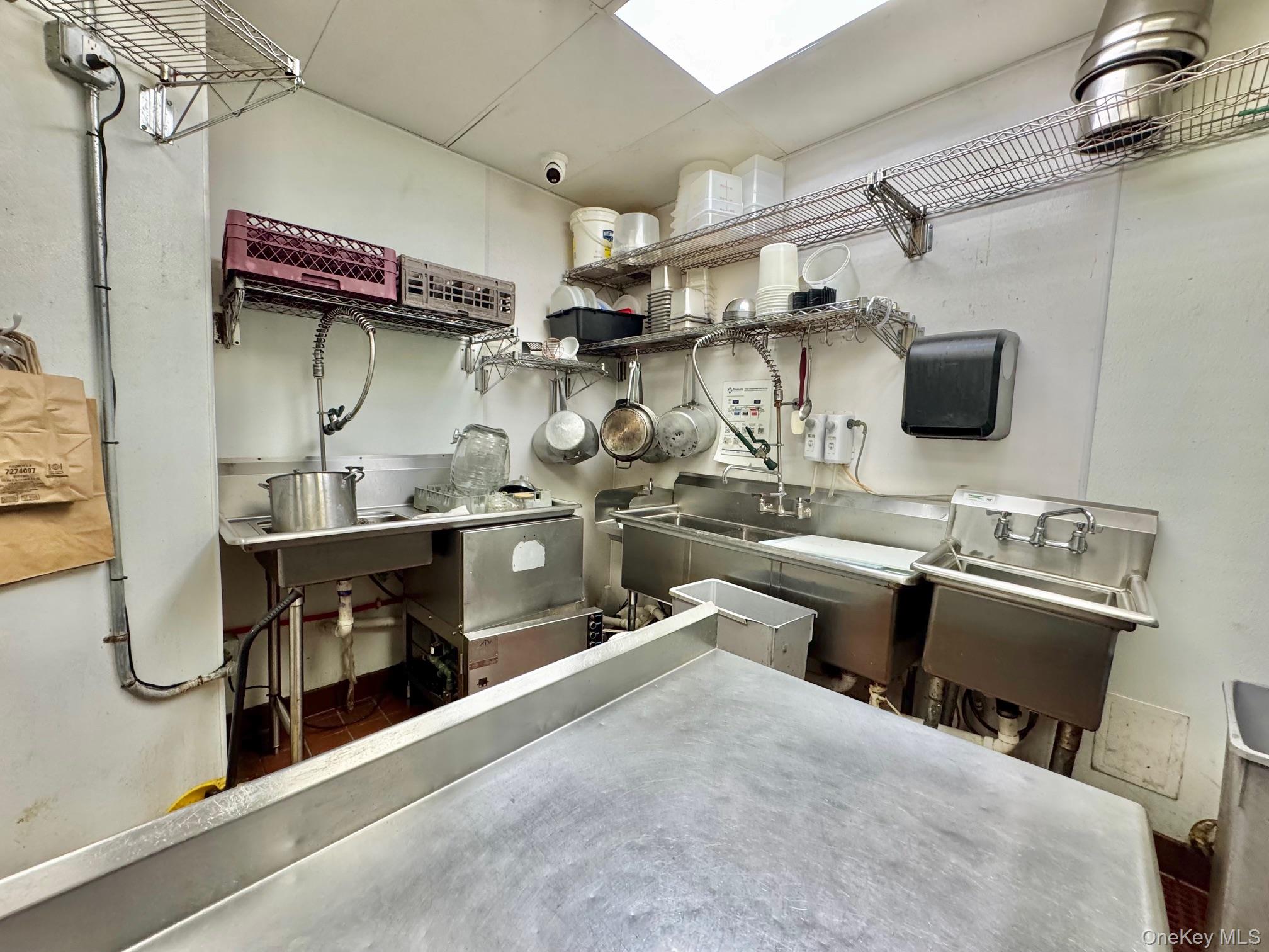 #12 photo, 3925 Merrick Road, Seaford , NY 11783