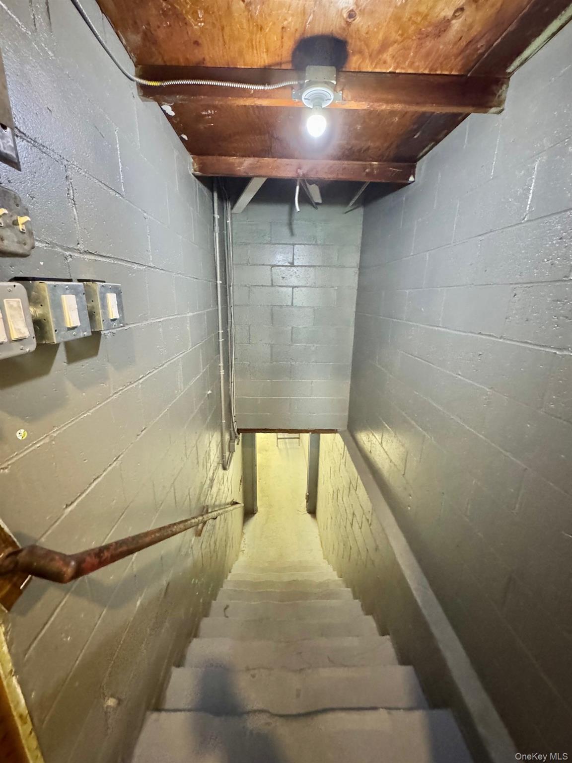 #14 photo, 3925 Merrick Road, Seaford , NY 11783