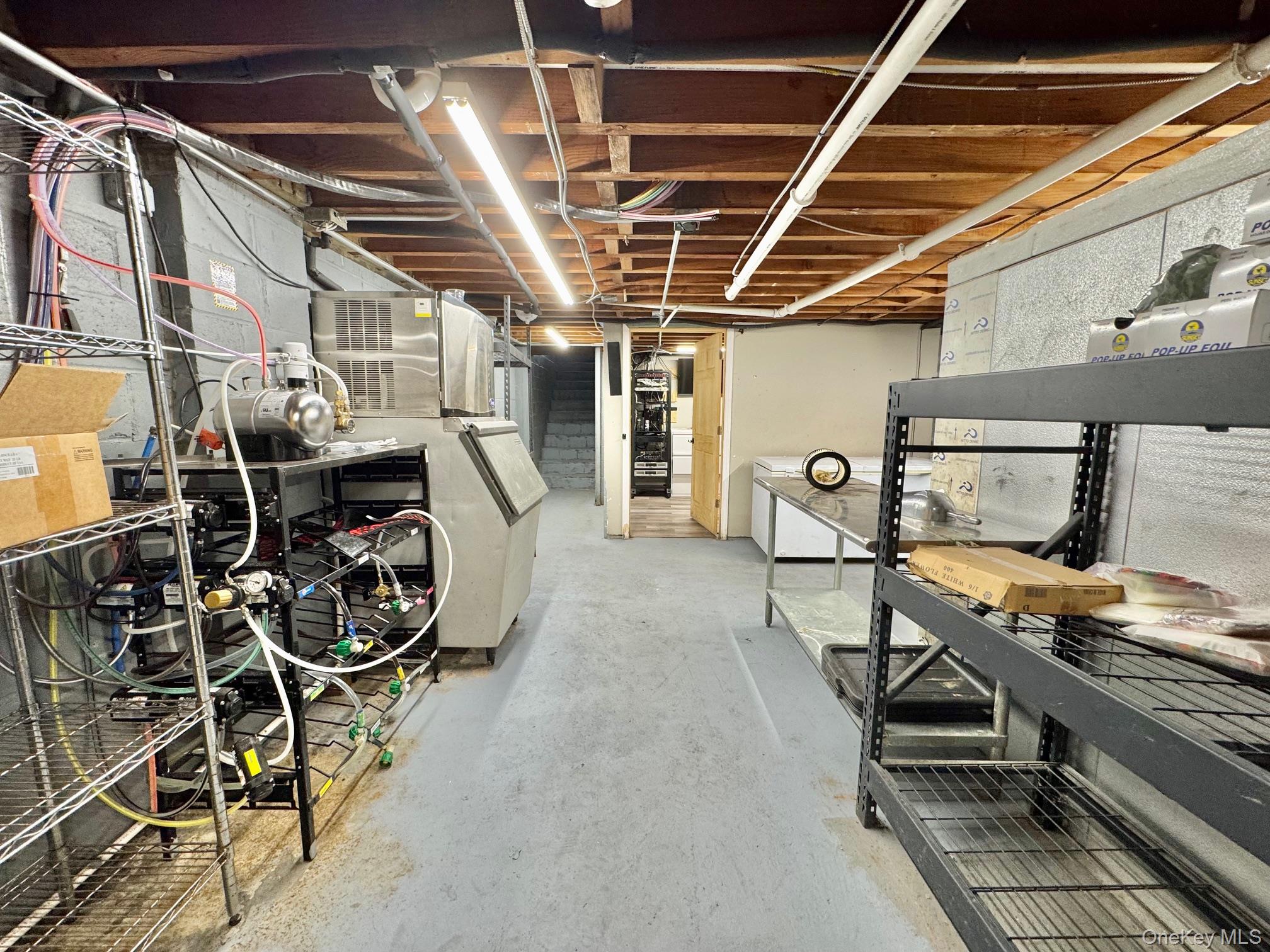 #6 photo, 3925 Merrick Road, Seaford , NY 11783