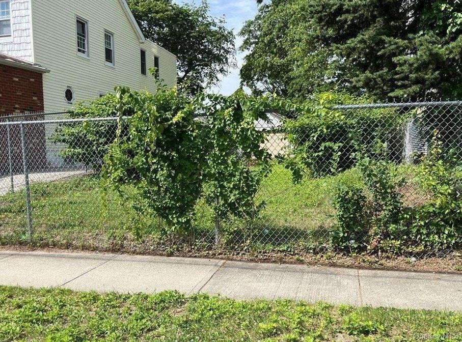 #1 photo, 88-58 Hollis Court Boulevard, Hollis , NY 11427