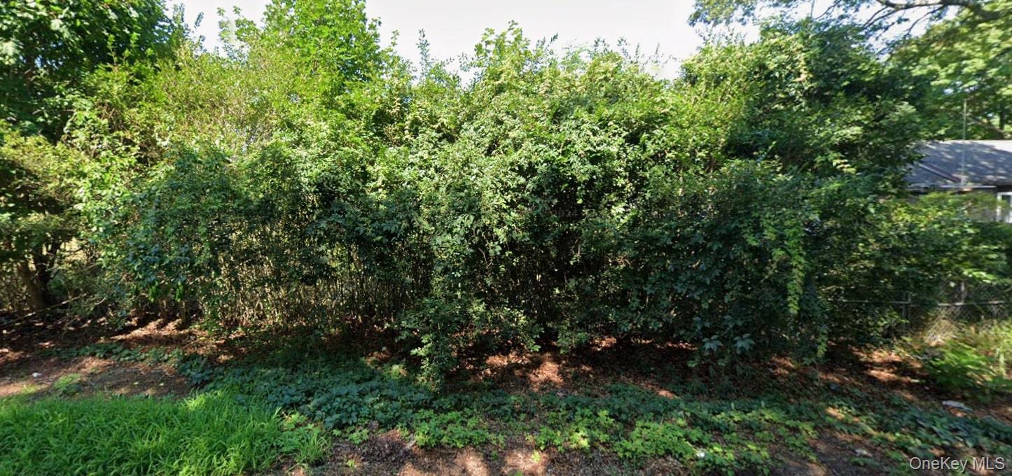 #1 photo, 186 Huguenot Drive, Mastic Beach , NY 11951