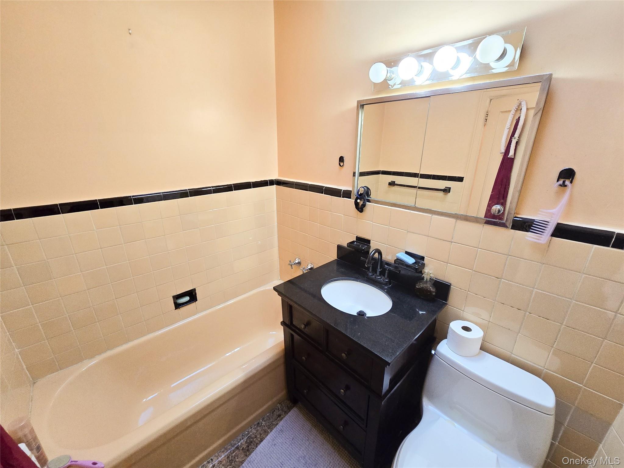 #13 photo, 8571 67th ave Avenue, Rego Park , NY 11374