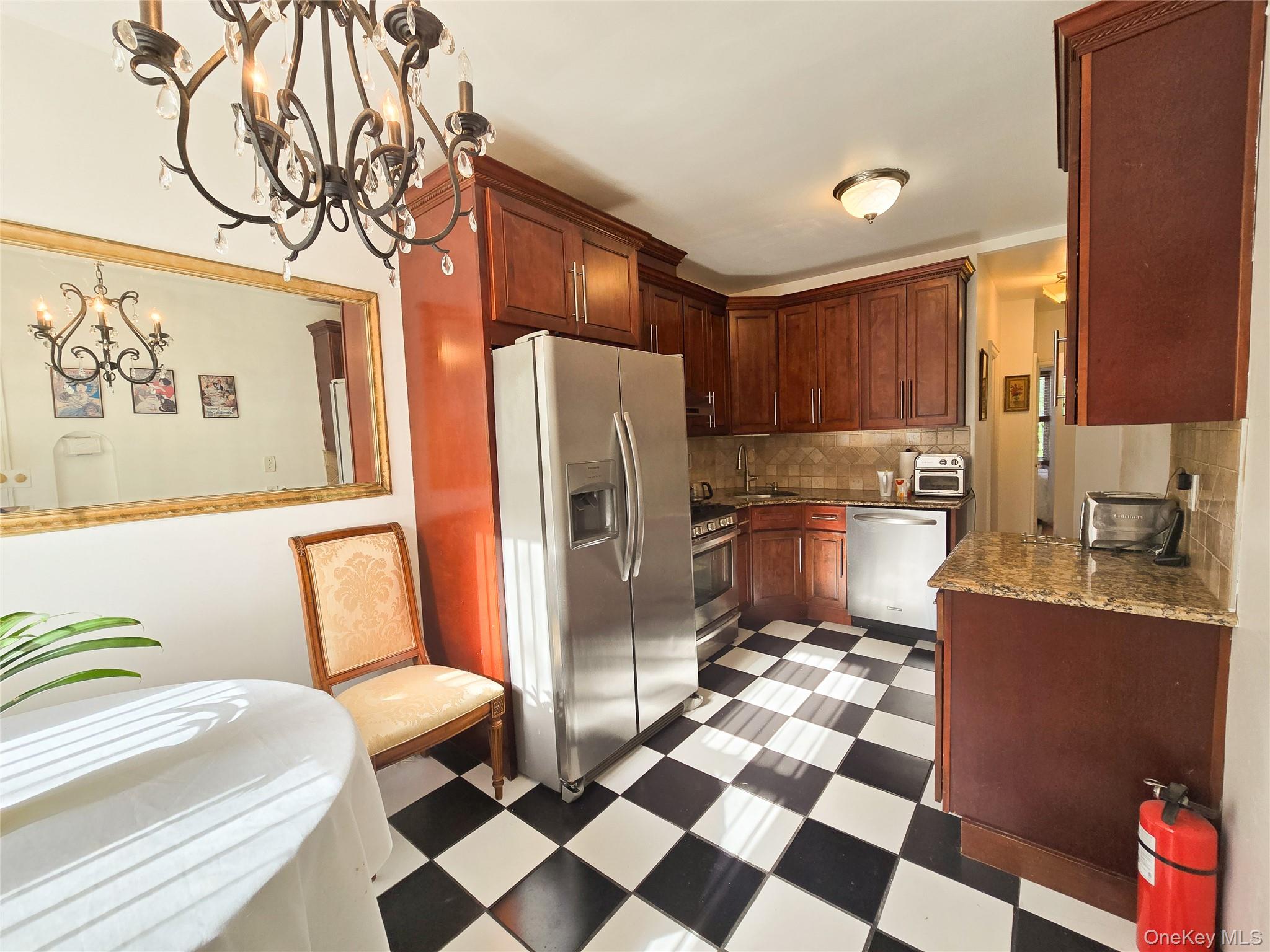 #6 photo, 8571 67th ave Avenue, Rego Park , NY 11374