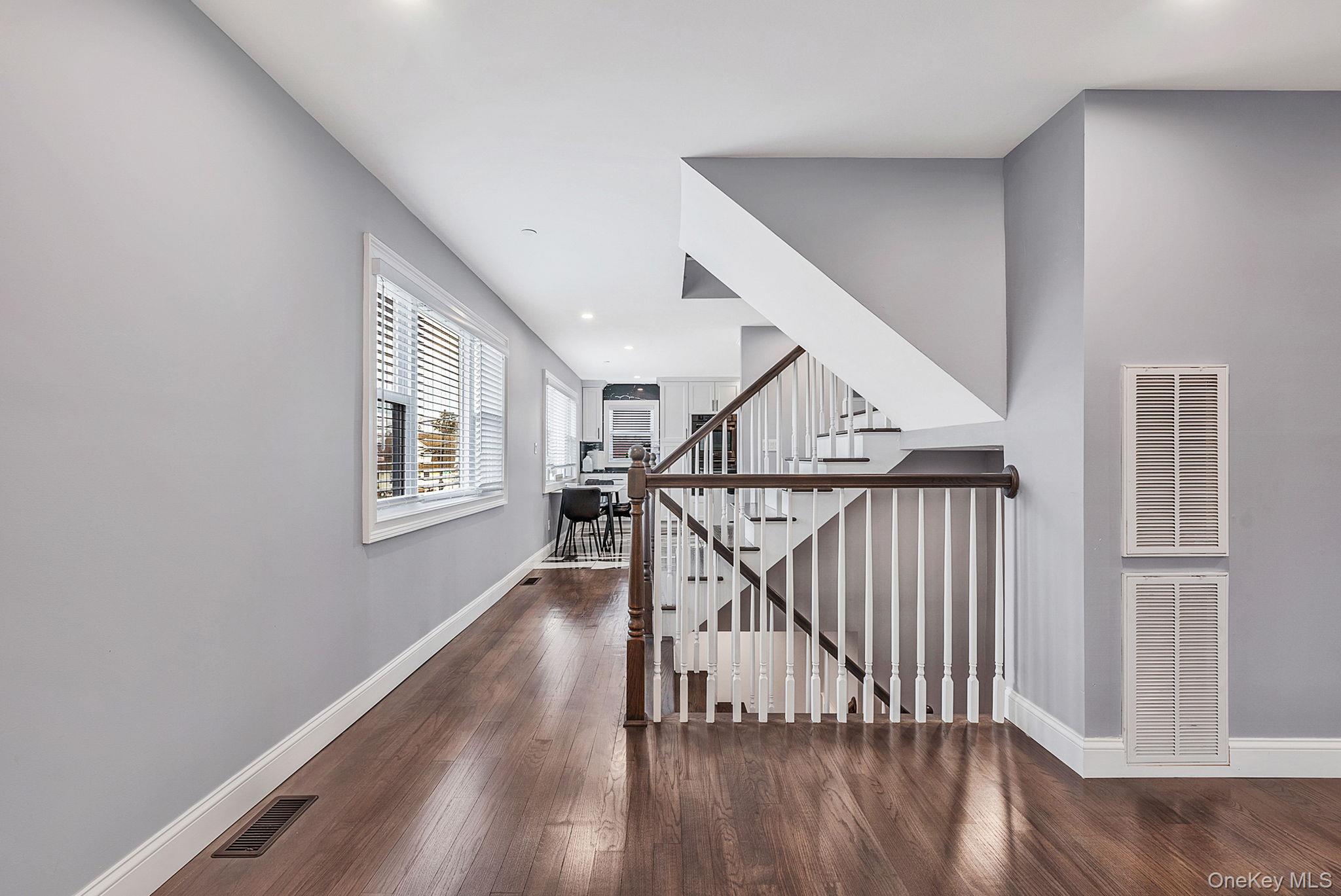 #12 photo, 449 Nassau Avenue, Freeport , NY 11520