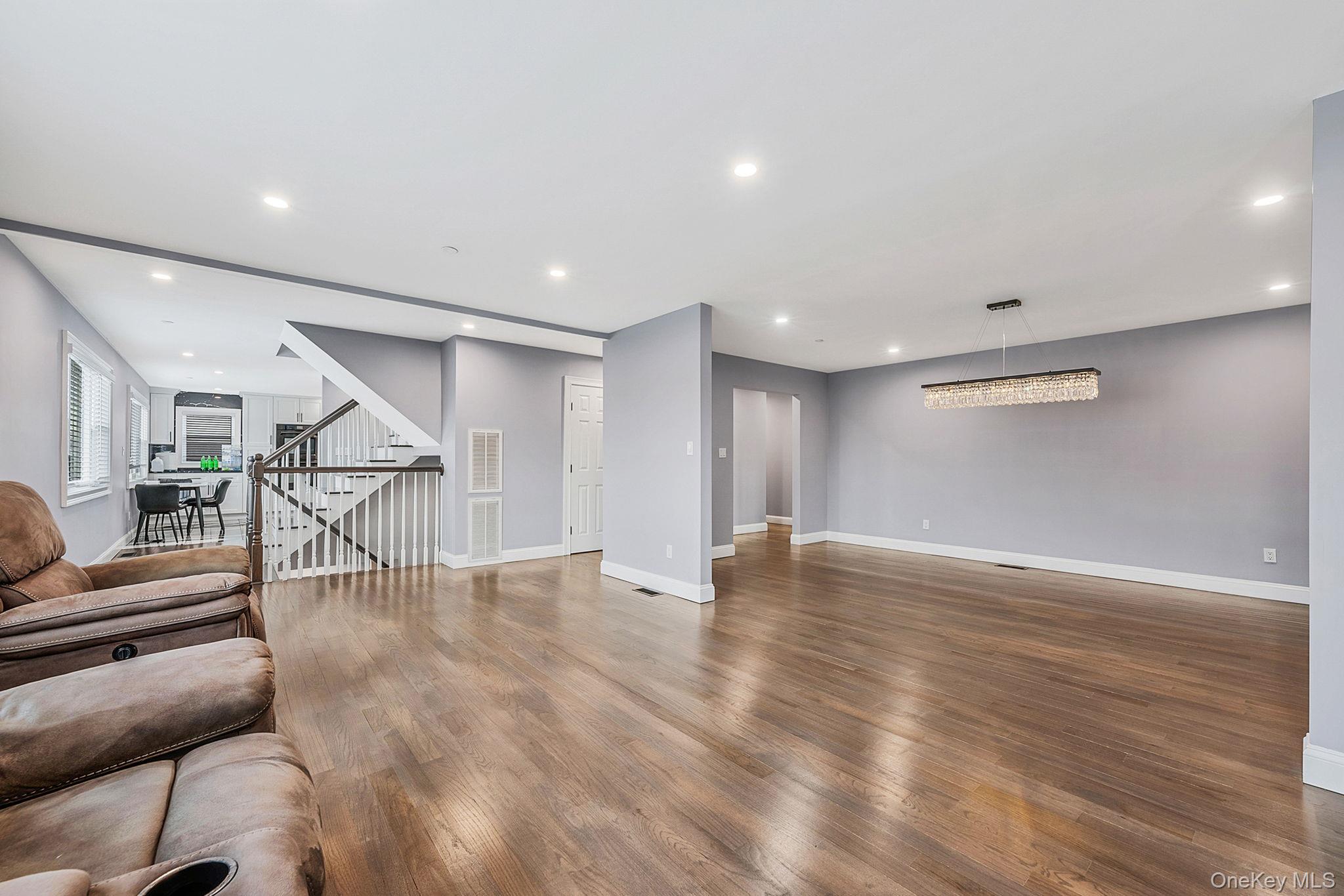 #15 photo, 449 Nassau Avenue, Freeport , NY 11520