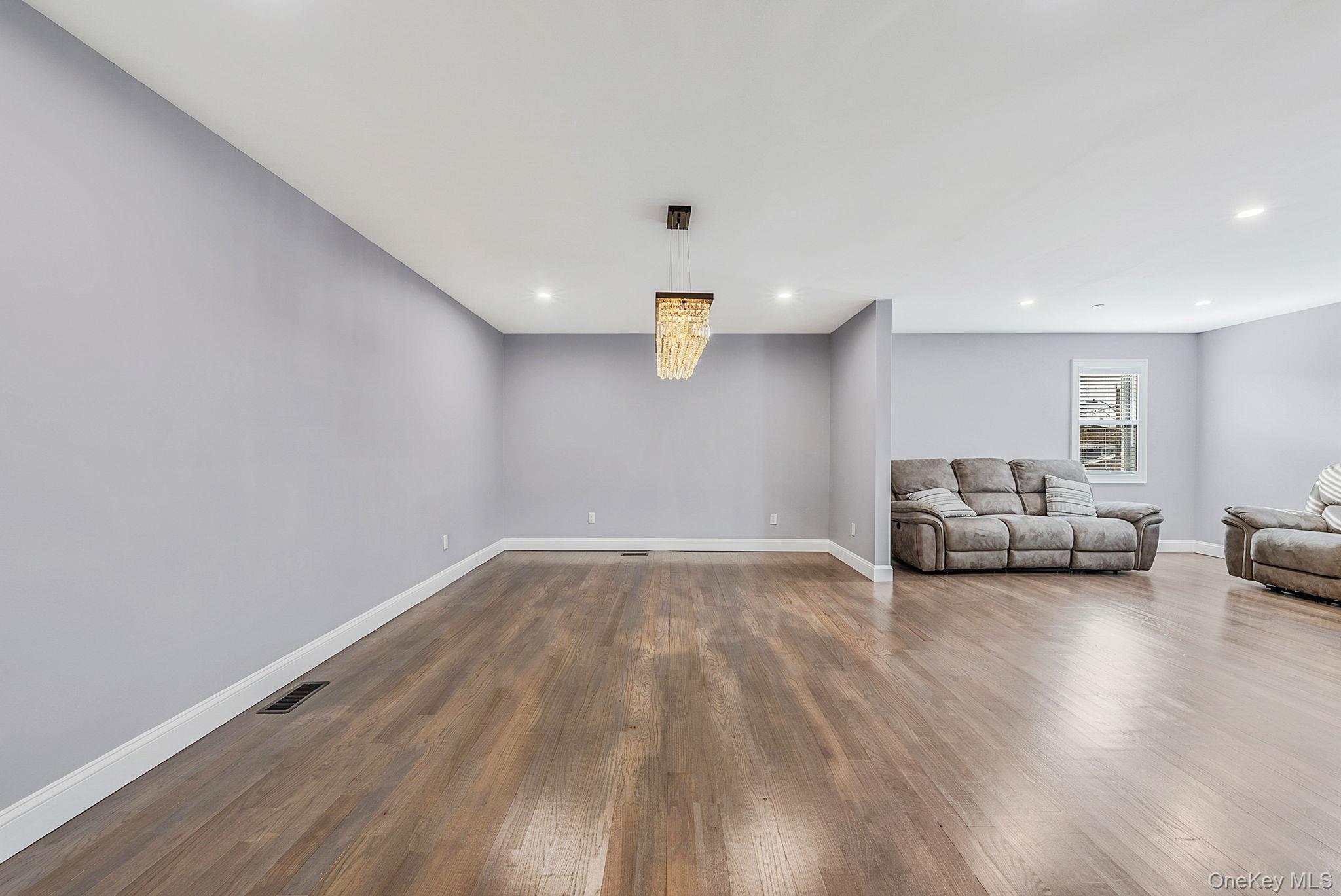 #19 photo, 449 Nassau Avenue, Freeport , NY 11520