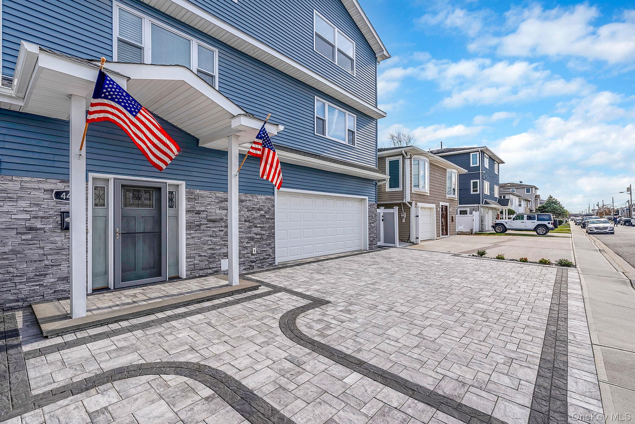 #3 photo, 449 Nassau Avenue, Freeport , NY 11520