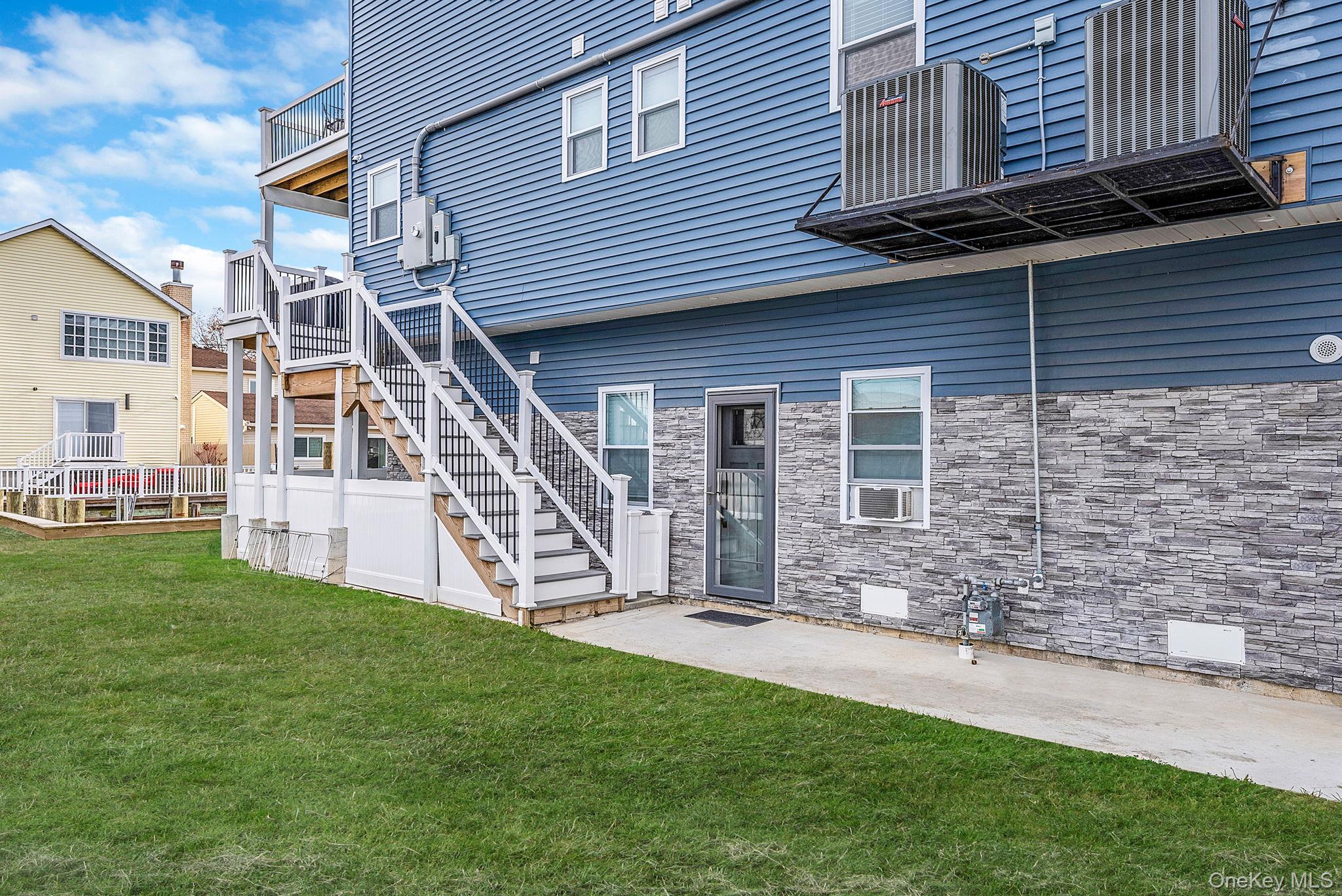 #4 photo, 449 Nassau Avenue, Freeport , NY 11520