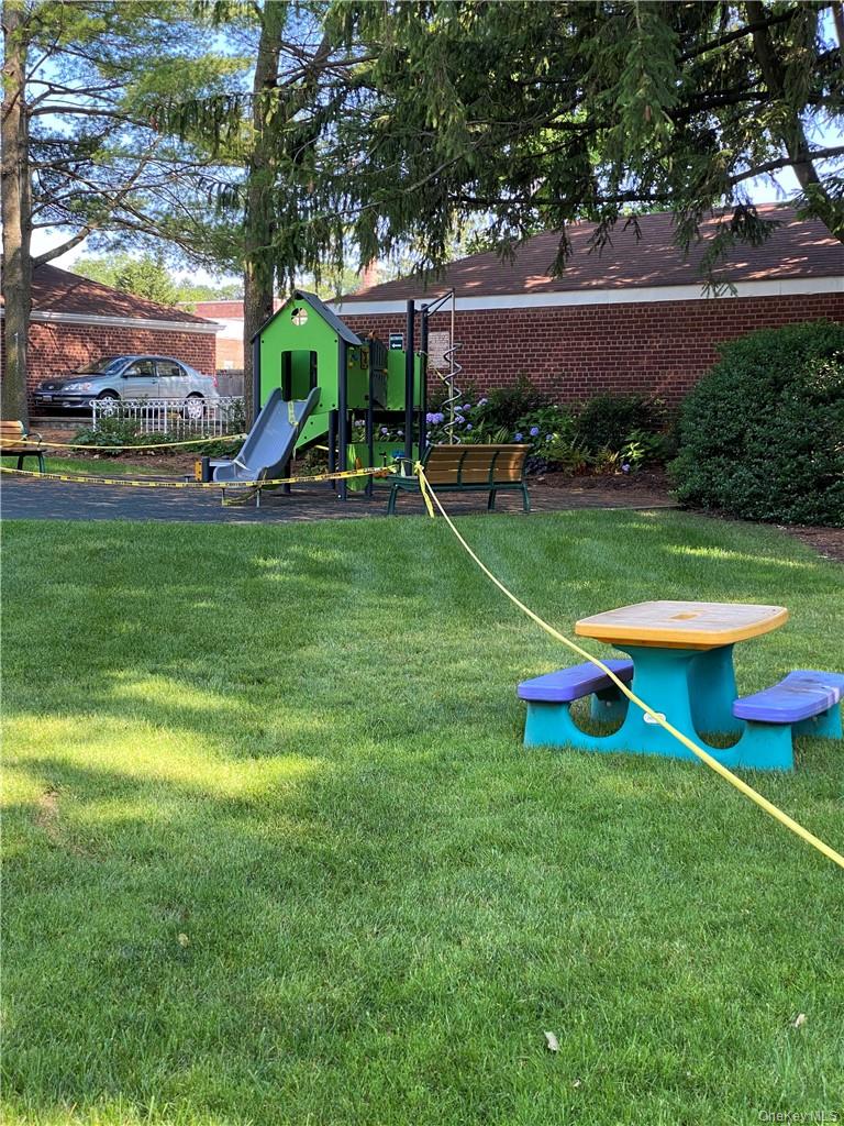 #4 photo, 6 Bryant Crescent, White Plains , NY 10605