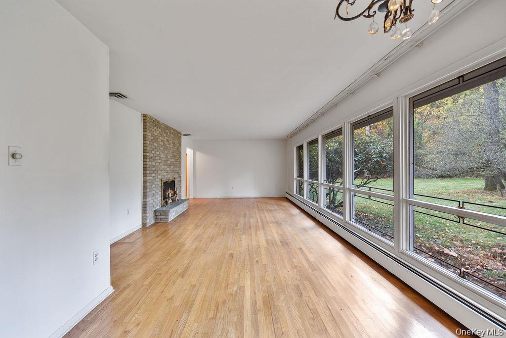 #14 photo, 5 Steinway Court, Suffern , NY 10901