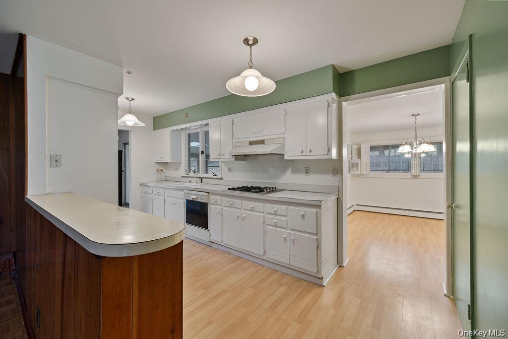 #8 photo, 5 Steinway Court, Suffern , NY 10901