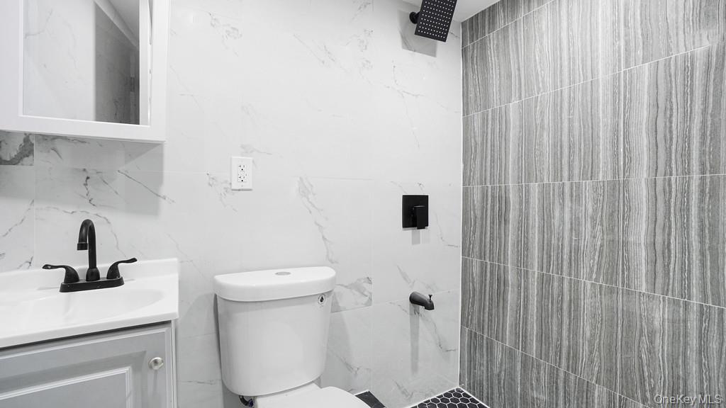 #17 photo, 1159 E 224th Street, برونكس Bronx , NY 10466