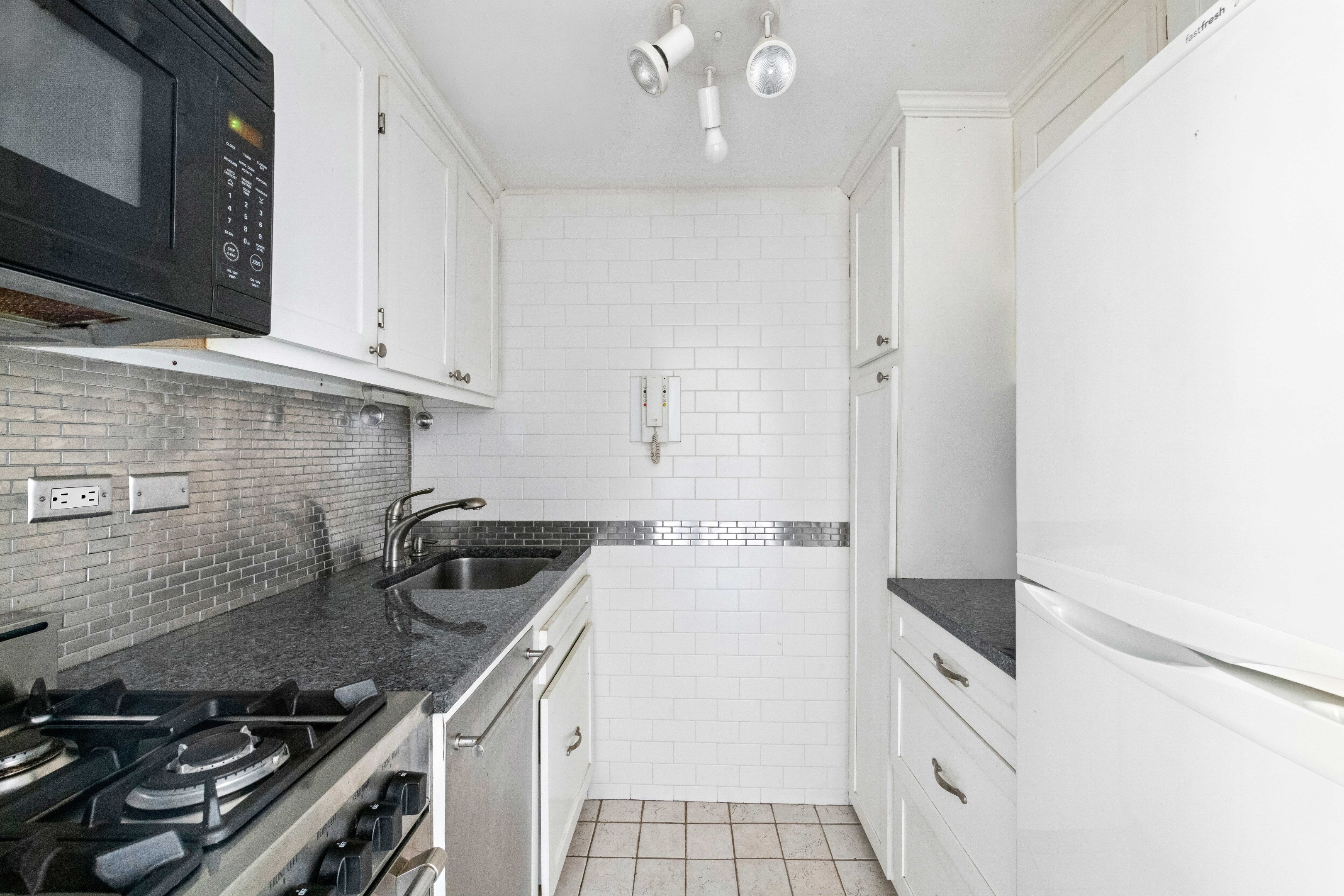 #6 photo, 10 W 15th Street, Flatiron , NY 10011