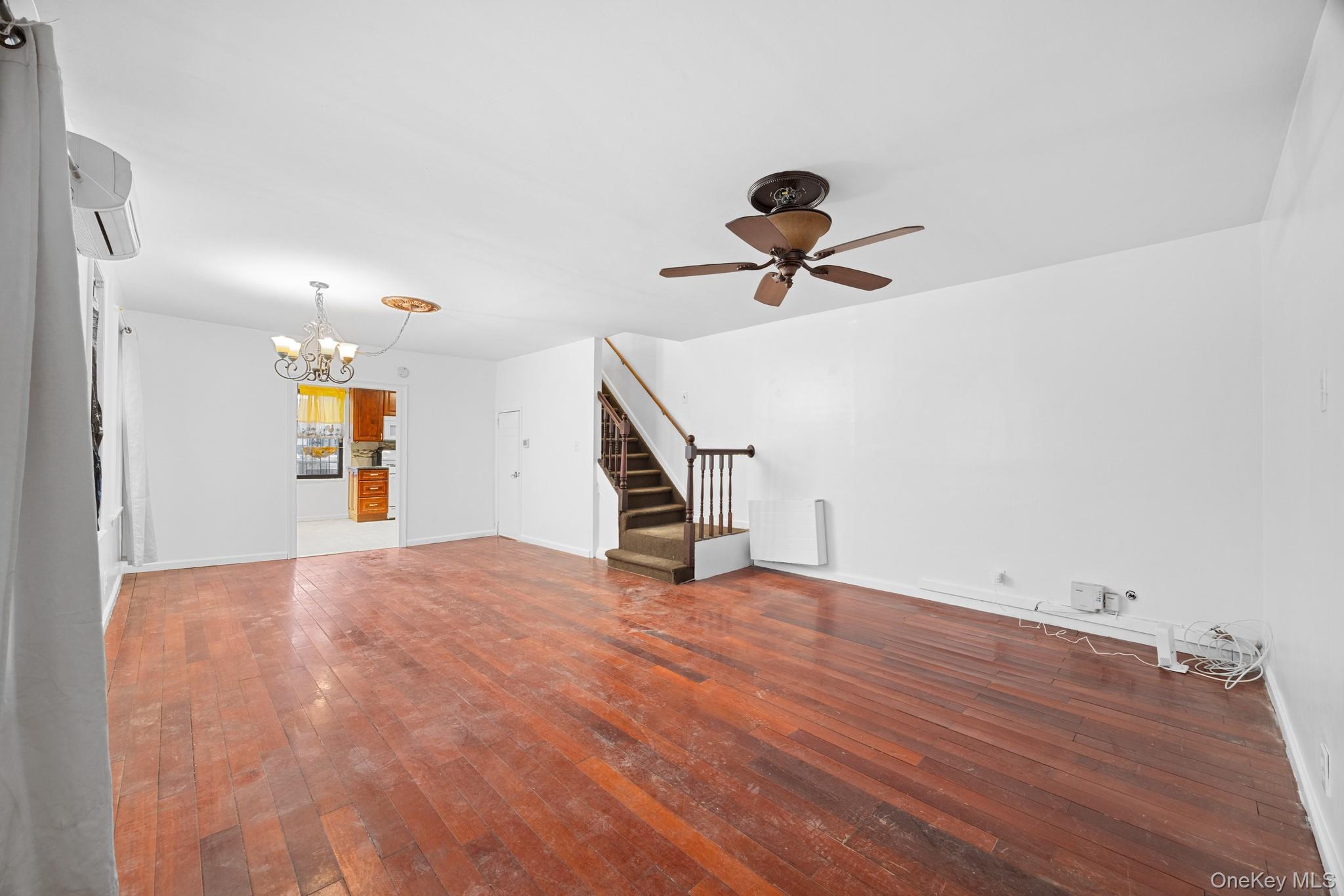 #6 photo, 16737 109th Road, Jamaica , NY 11433