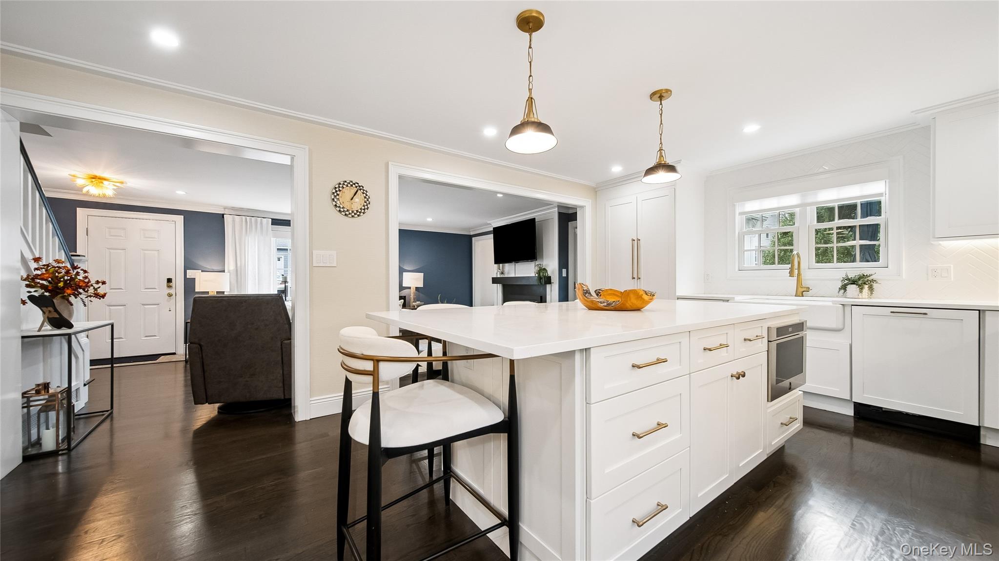 #10 photo, 305 Nassau Avenue, Manhasset , NY 11030