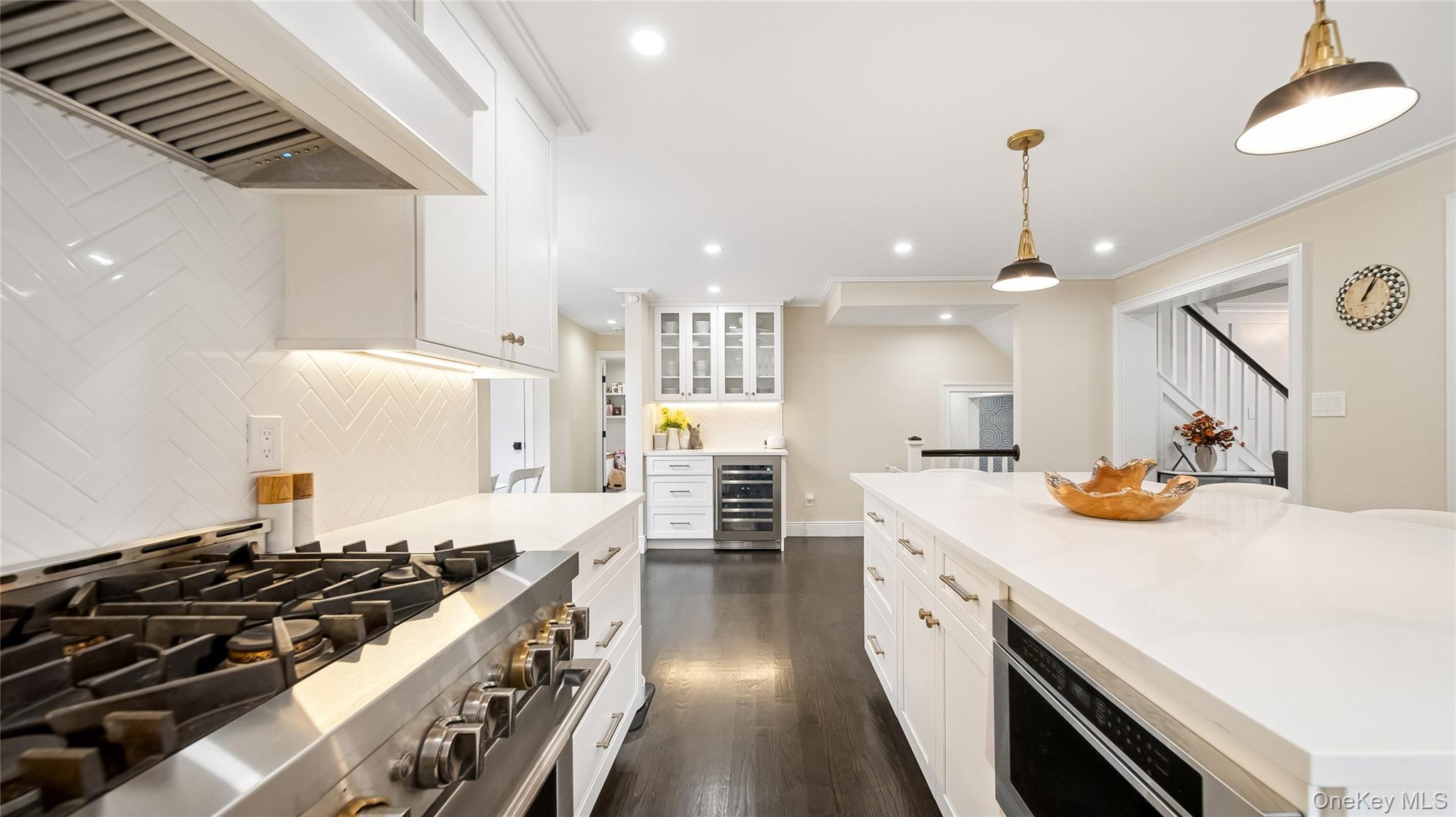 #11 photo, 305 Nassau Avenue, Manhasset , NY 11030