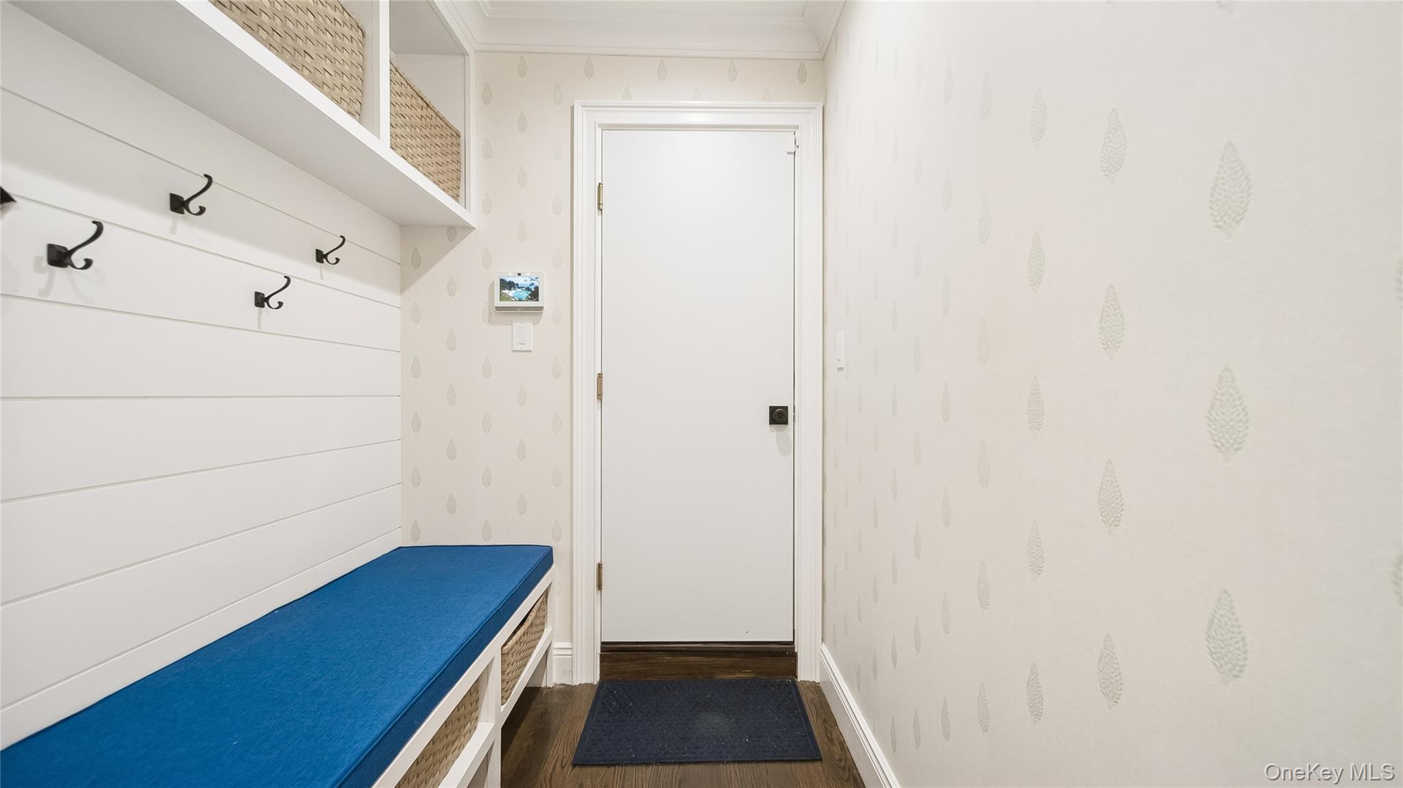 #14 photo, 305 Nassau Avenue, Manhasset , NY 11030