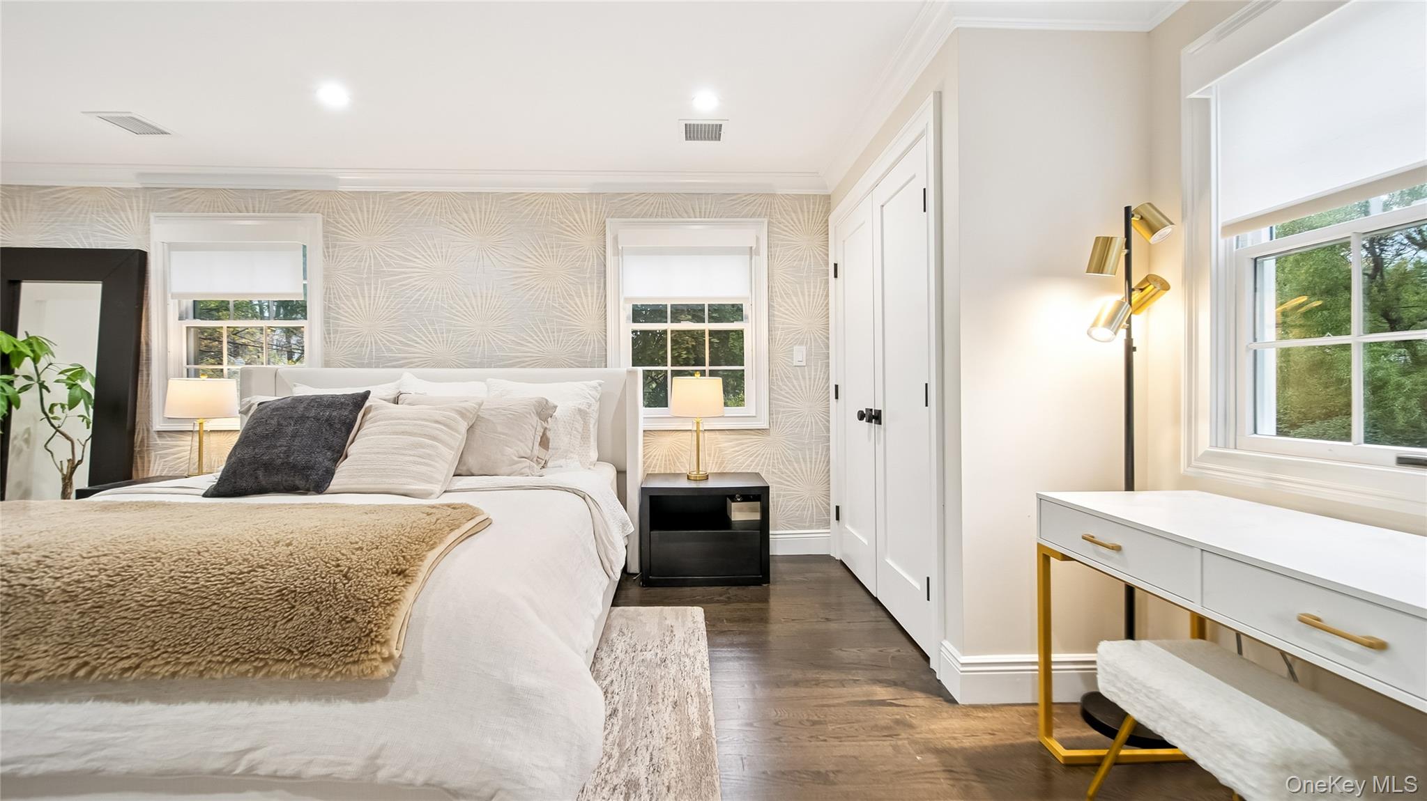 #18 photo, 305 Nassau Avenue, Manhasset , NY 11030