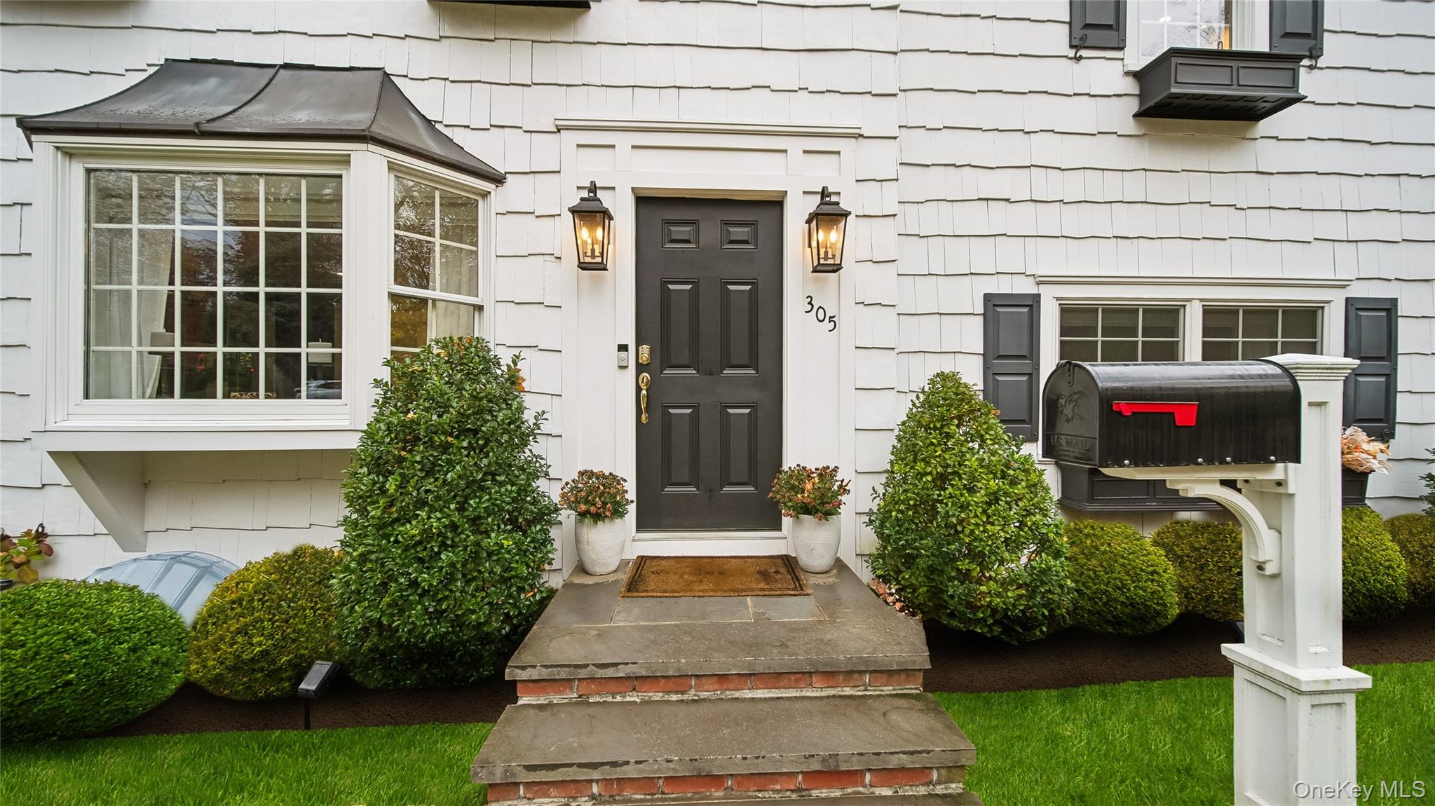 #2 photo, 305 Nassau Avenue, Manhasset , NY 11030