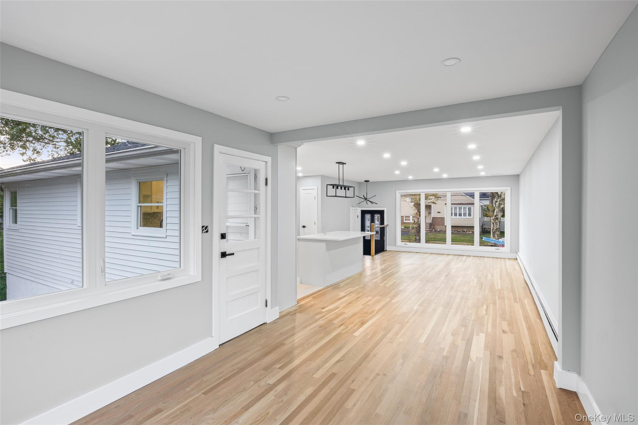 #4 photo, 2100 Beverly Way, Merrick , NY 11566