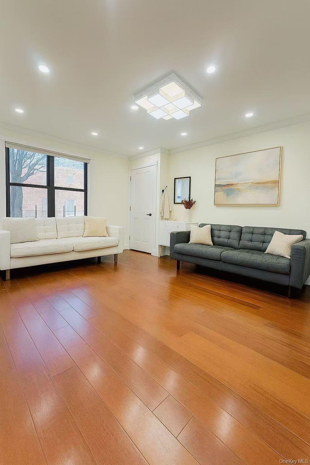 #3 photo, 19636 67 Avenue, Fresh Meadows , NY 11365