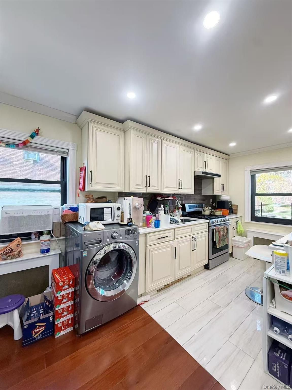 #5 photo, 19636 67 Avenue, Fresh Meadows , NY 11365