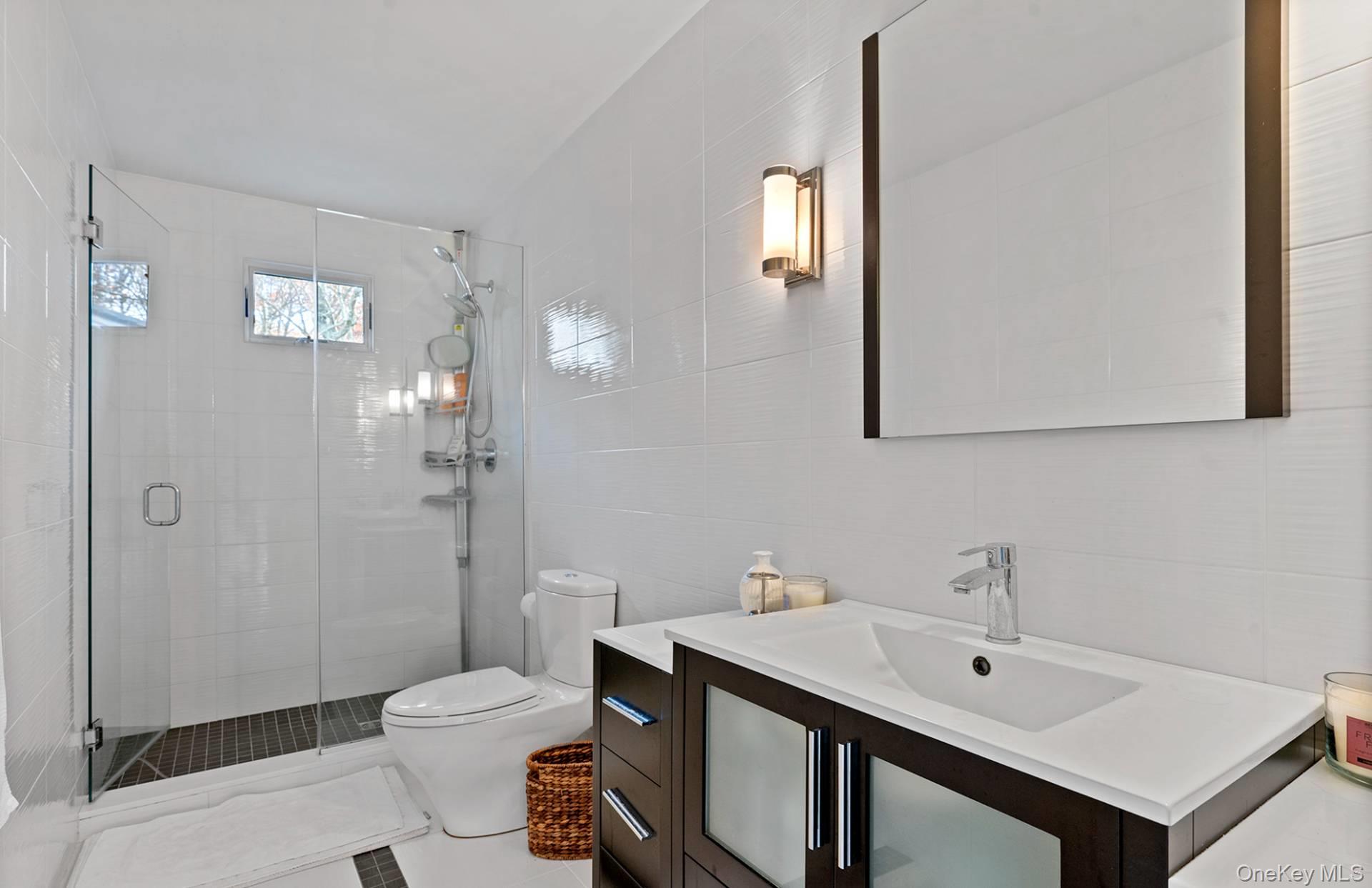 #14 photo, 16 Georgica Woods Lane, Wainscott , NY 11975