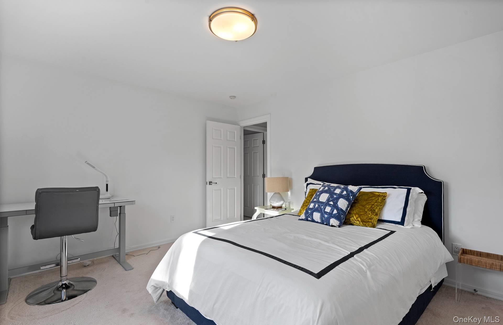 #18 photo, 16 Georgica Woods Lane, Wainscott , NY 11975