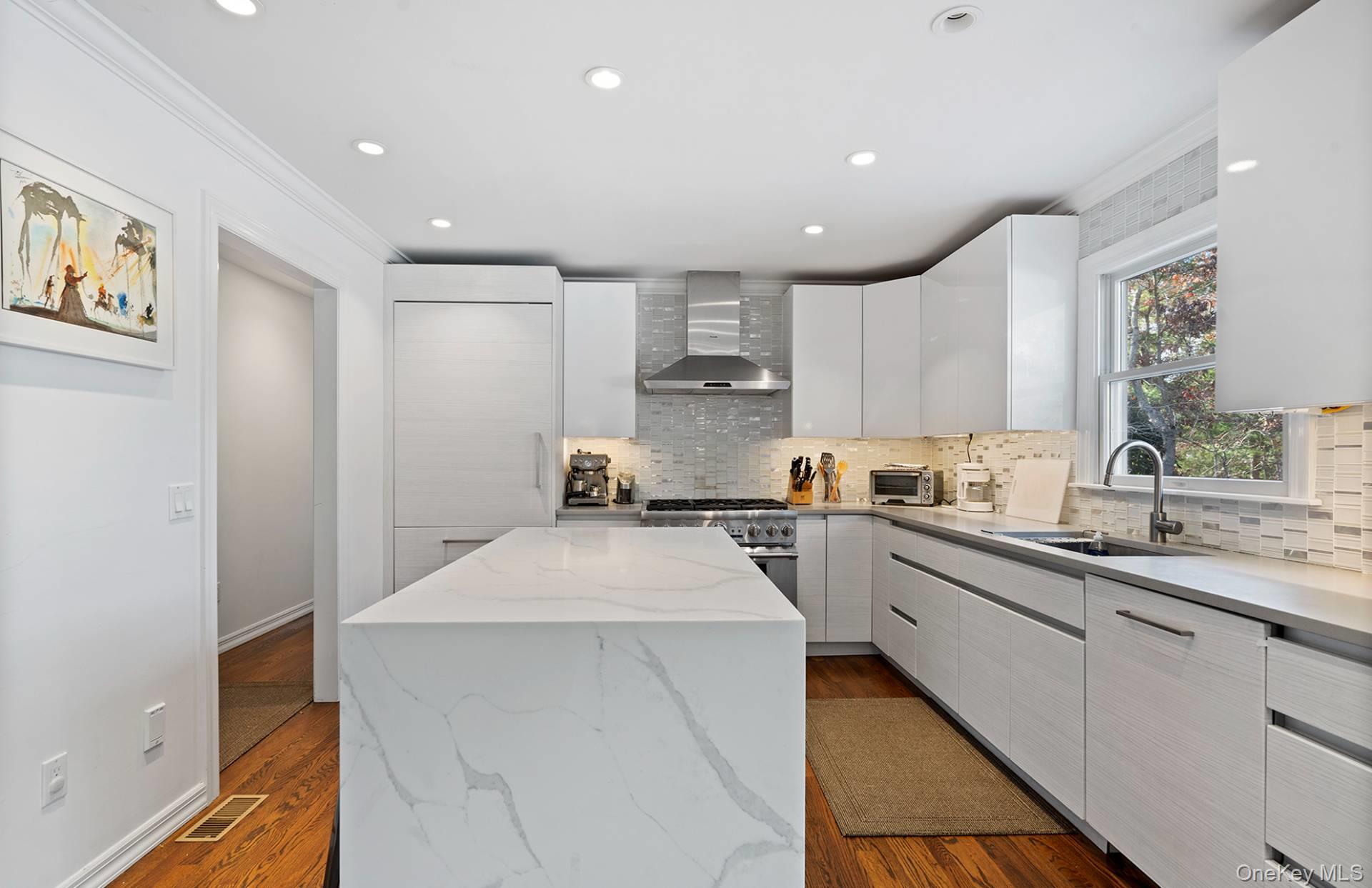 #8 photo, 16 Georgica Woods Lane, Wainscott , NY 11975