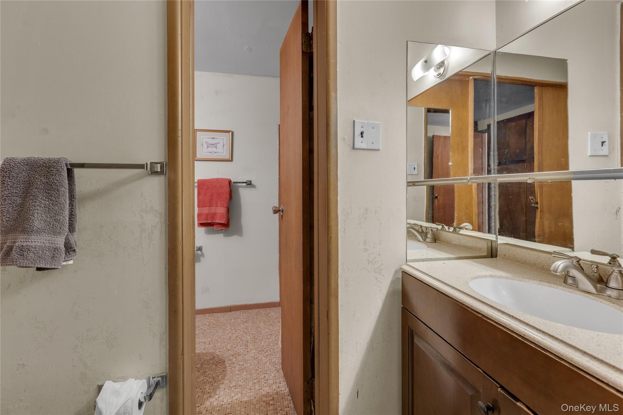 #10 photo, 96 Split Cedar Drive, Islandia , NY 11749