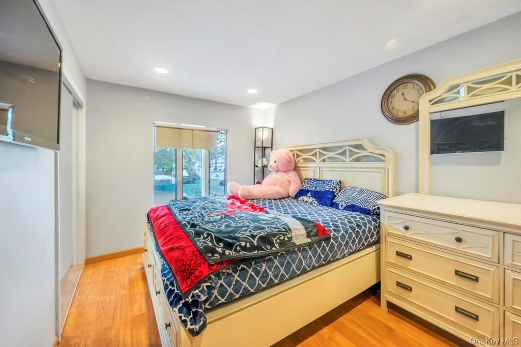 #11 photo, 2 Valley Greens Drive, Valley Stream , NY 11581