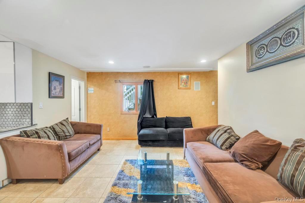 #6 photo, 2 Valley Greens Drive, Valley Stream , NY 11581