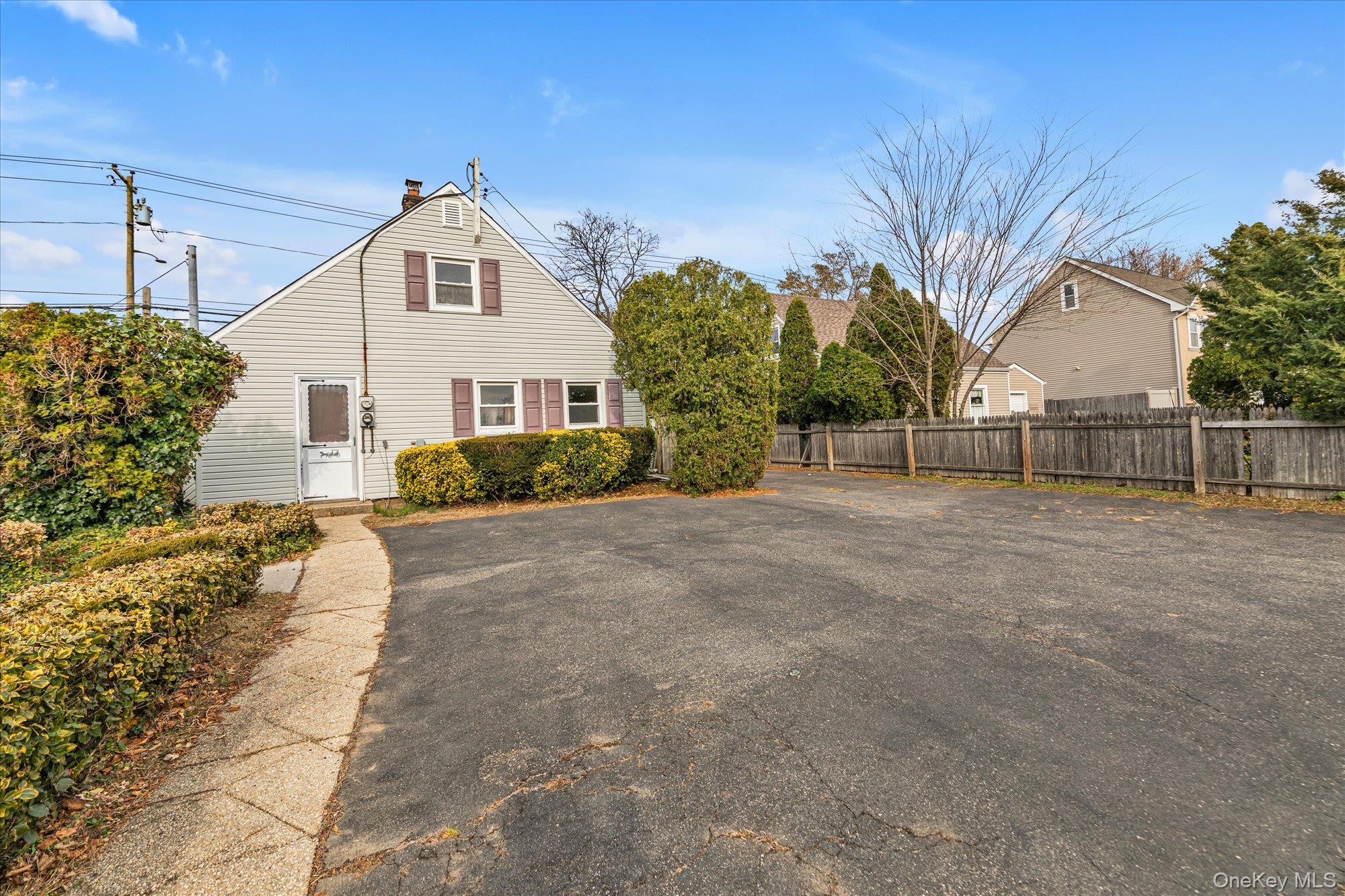 #16 photo, 1 Ranch Lane, Levittown , NY 11756